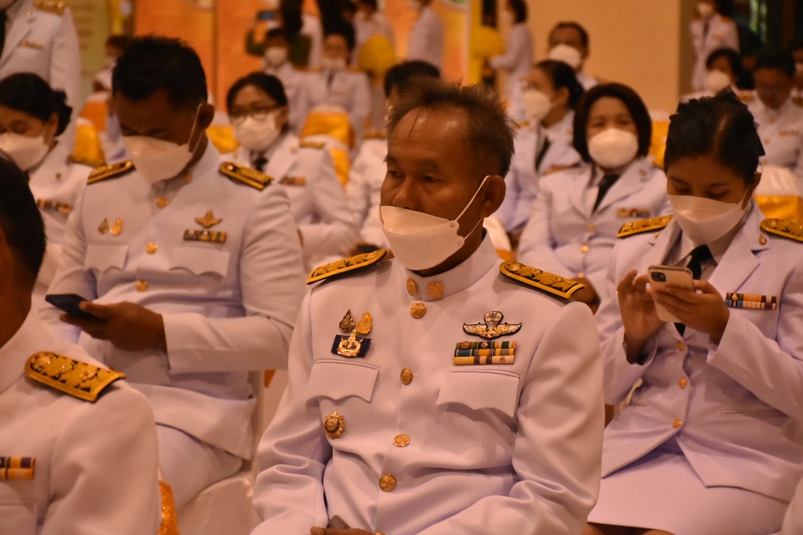 พช.มหาสารคาม ร่วมพิธีวางพานพุ่มดอกไม้ถวายราชสักการะ แด่ พระบาทสมเด็จพระบรมชนกาธิเบศร มหาภูมิพลอดุลยเดชมหาราช บรมนาถบพิตร เนื่องใน “วันมาตรฐานฝีมือแรงงานแห่งชาติ” ประจำปี 2566