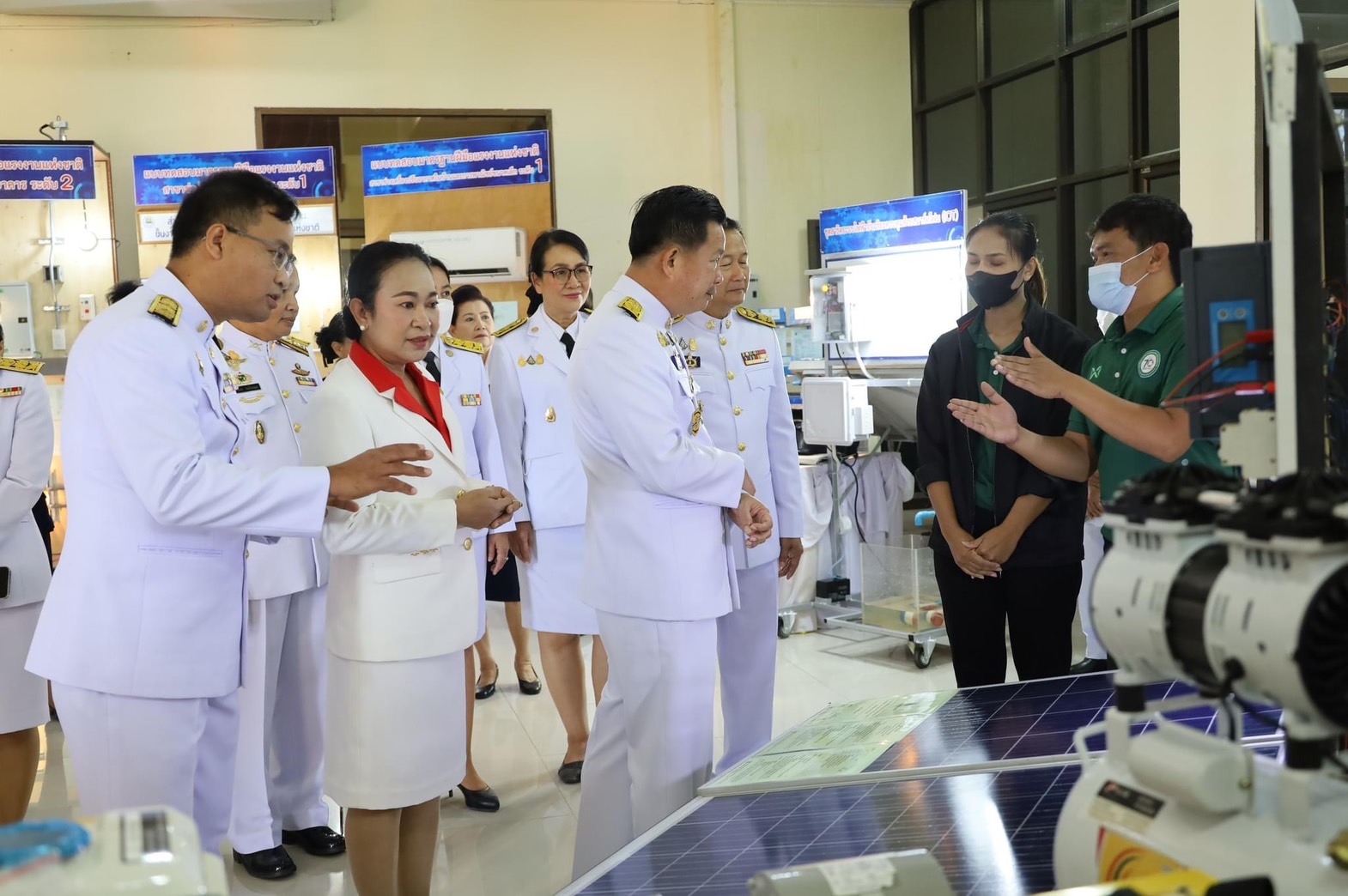 พช.มหาสารคาม ร่วมพิธีวางพานพุ่มดอกไม้ถวายราชสักการะ แด่ พระบาทสมเด็จพระบรมชนกาธิเบศร มหาภูมิพลอดุลยเดชมหาราช บรมนาถบพิตร เนื่องใน “วันมาตรฐานฝีมือแรงงานแห่งชาติ” ประจำปี 2566