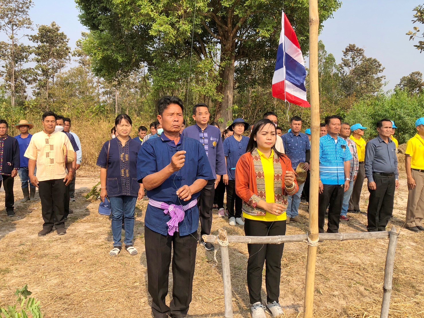 พช.มหาสารคาม ร่วมกับภาคีเครือข่ายโคกหนองนา จัดกิจกรรมเอามื้อสามัคคี ณ แปลงโคกหนองนา อำเภอแกดำ