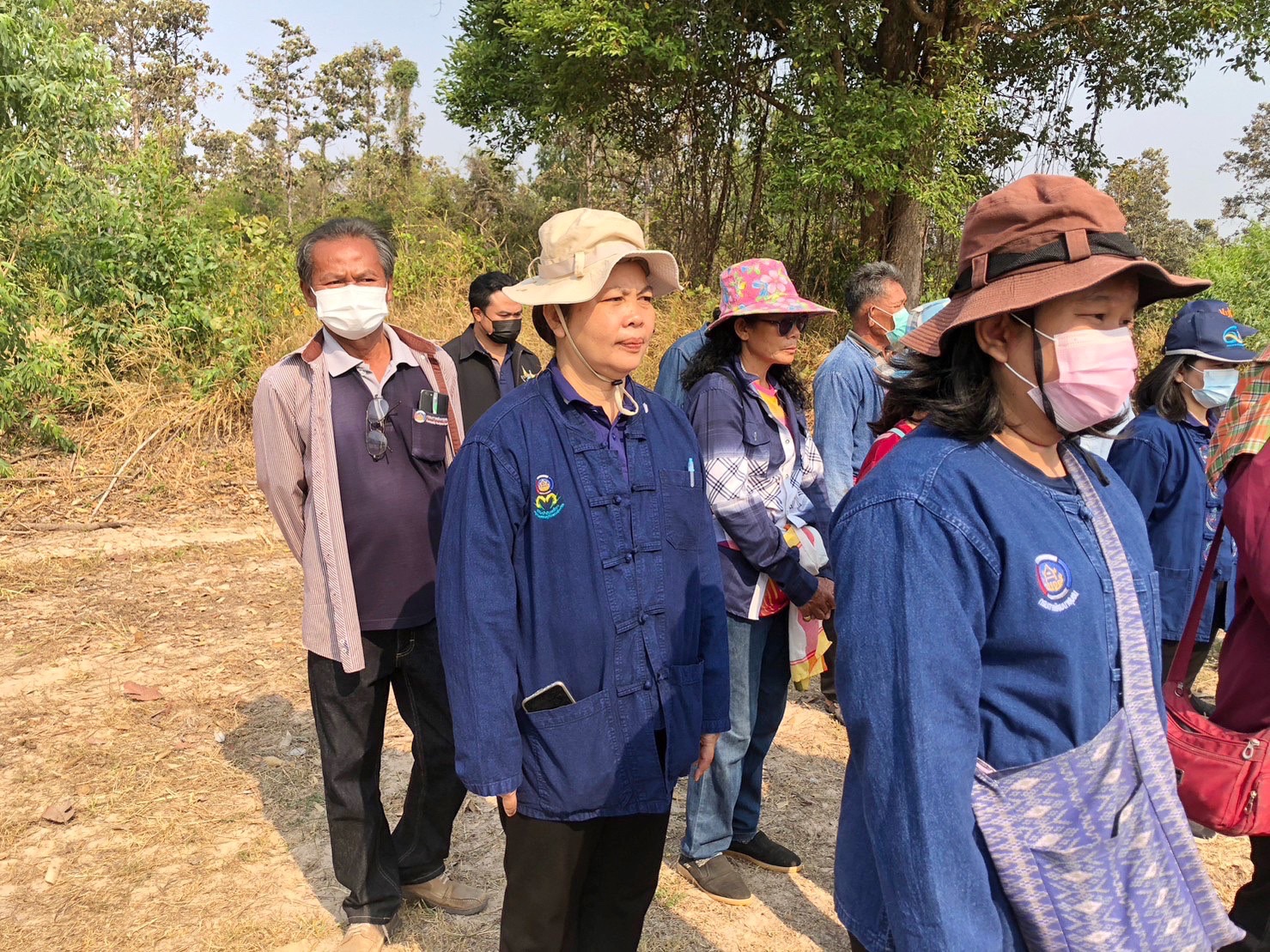 พช.มหาสารคาม ร่วมกับภาคีเครือข่ายโคกหนองนา จัดกิจกรรมเอามื้อสามัคคี ณ แปลงโคกหนองนา อำเภอแกดำ