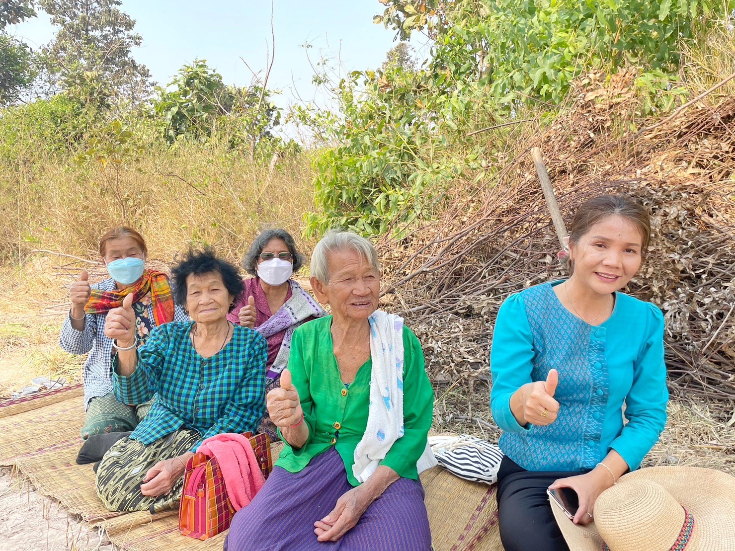 พช.มหาสารคาม ร่วมกับภาคีเครือข่ายโคกหนองนา จัดกิจกรรมเอามื้อสามัคคี ณ แปลงโคกหนองนา อำเภอแกดำ