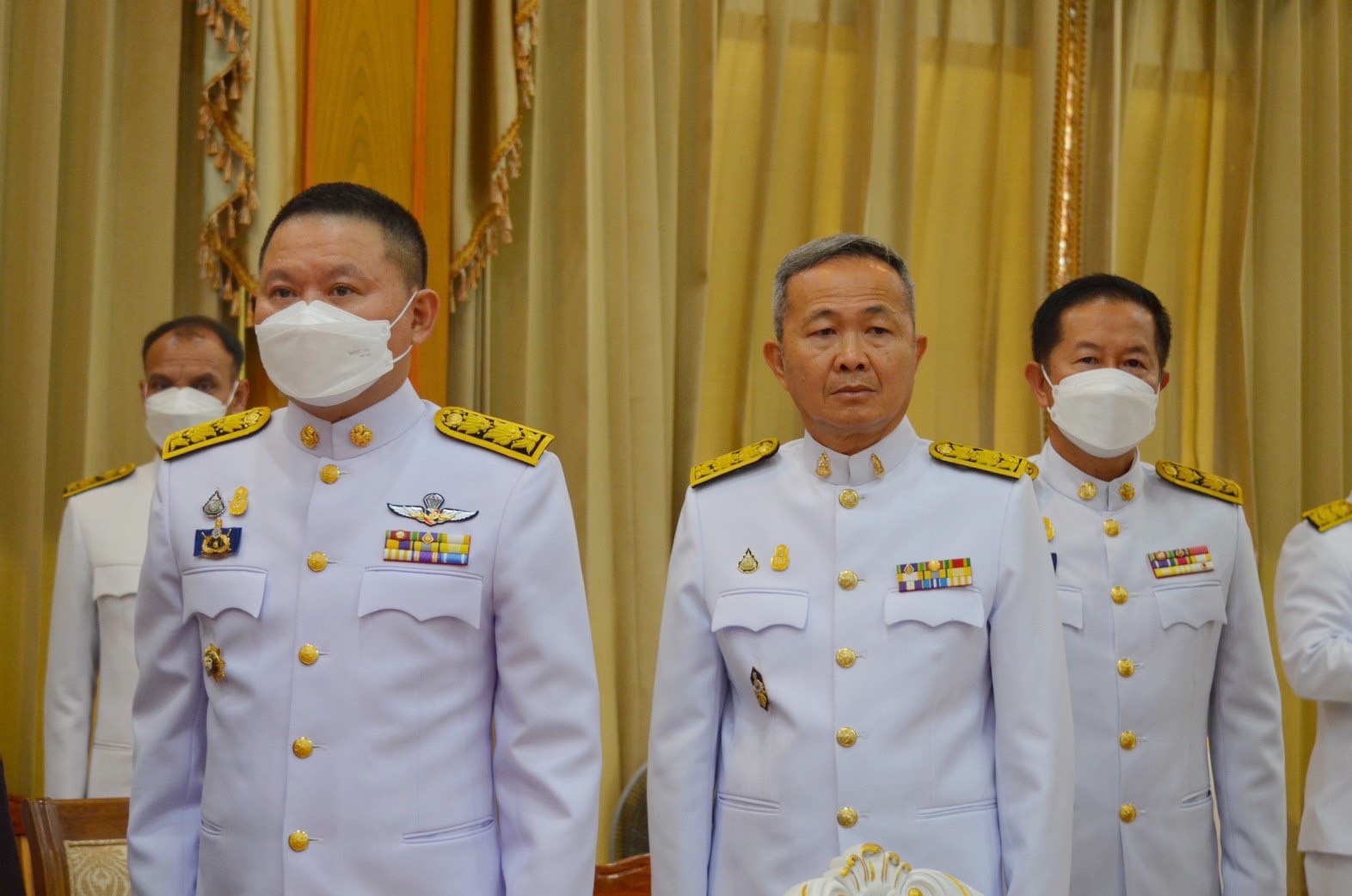 จังหวัดมหาสารคาม จัดพิธีมอบแบบลายผ้าพระราชทาน “ผ้าลายดอกรักราชกัญญา”