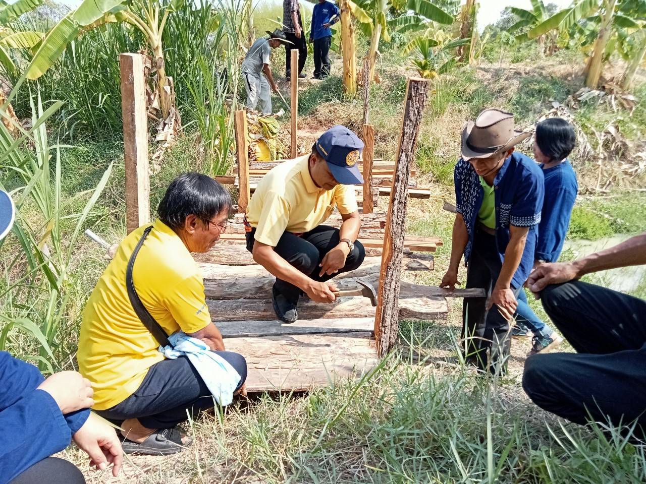 พช.มหาสารคาม ร่วมกับภาคีเครือข่ายโคกหนองนา จัดกิจกรรมเอามื้อสามัคคี ณ แปลงโคกหนองนา อำเภอเมืองมหาสารคาม