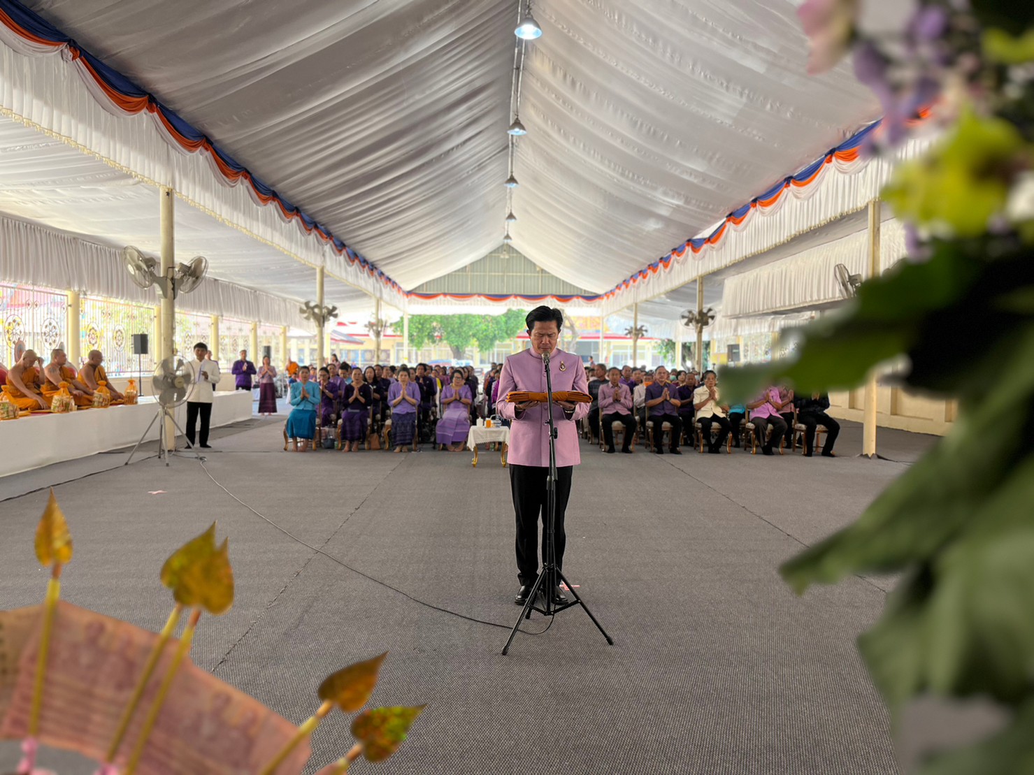 จังหวัดมหาสารคาม ประกอบพิธีทอดผ้าป่ามหากุศลสมทบกองทุนพัฒนาเด็กชนบทฯ จังหวัดมหาสารคาม