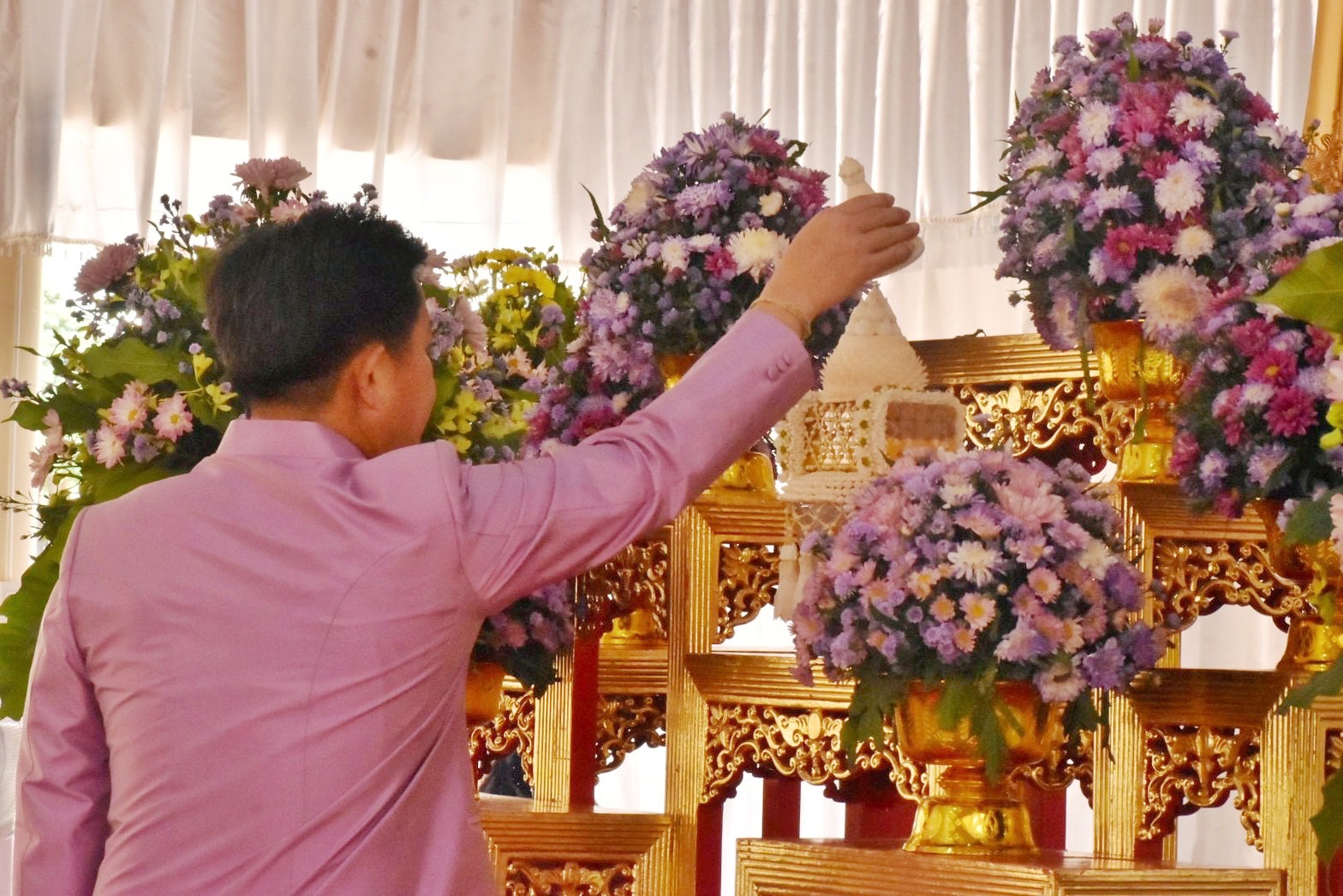 จังหวัดมหาสารคาม ประกอบพิธีทอดผ้าป่ามหากุศลสมทบกองทุนพัฒนาเด็กชนบทฯ จังหวัดมหาสารคาม