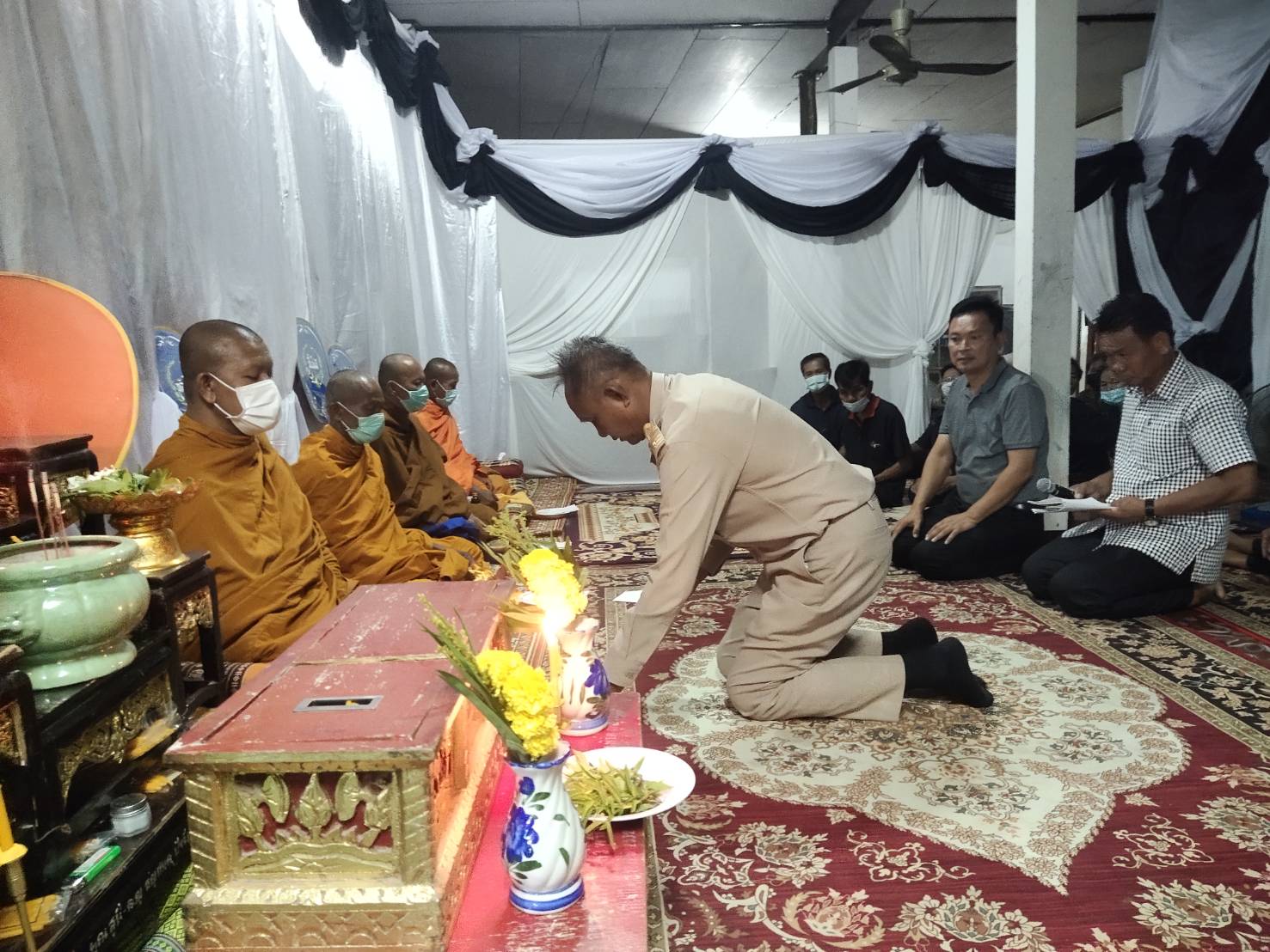 พช.มหาสารคาม : ร่วมเป็นเจ้าภาพสวดพระอภิธรรมศพ คุณแม่บุญสวน ภูแก้ว  มารดาของนางอุไรวรรณ คำจันดี  นักวิชาการพัฒนาชุมชนชำนาญการ  สำนักงานพัฒนาชุมชนอำเภอวาปีปทุม