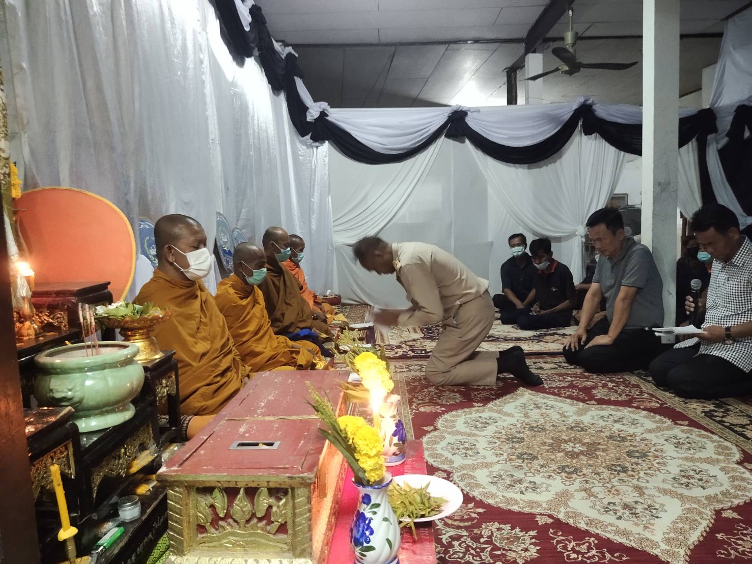 พช.มหาสารคาม : ร่วมเป็นเจ้าภาพสวดพระอภิธรรมศพ คุณแม่บุญสวน ภูแก้ว  มารดาของนางอุไรวรรณ คำจันดี  นักวิชาการพัฒนาชุมชนชำนาญการ  สำนักงานพัฒนาชุมชนอำเภอวาปีปทุม