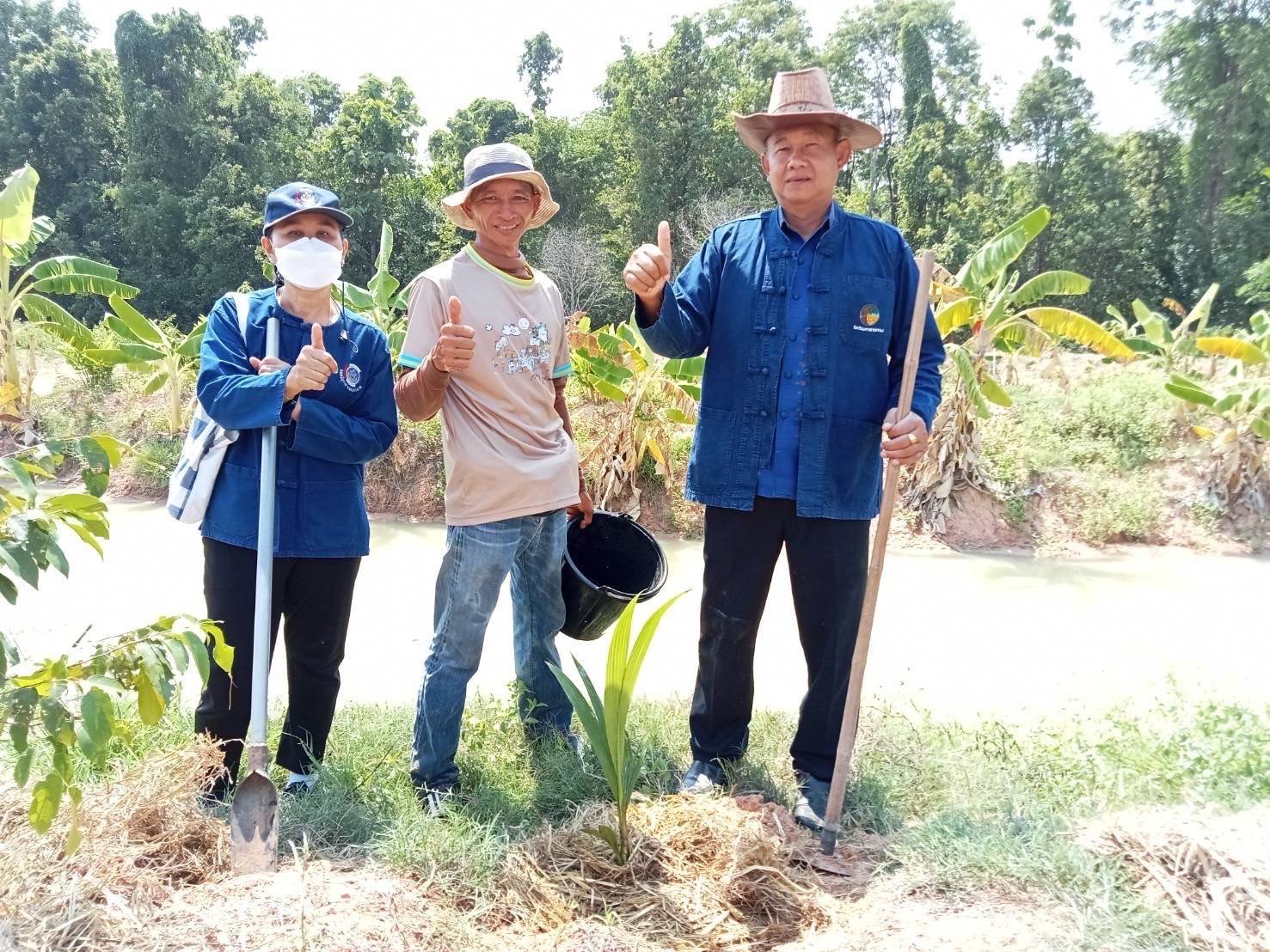 ?พช.มหาสารคาม ร่วมกับภาคีเครือข่ายโคกหนองนา จัดกิจกรรมเอามื้อสามัคคี ณ แปลง โคก หนอง นา อำโกสุมพิสัย จังหวัดมหาสารคาม?