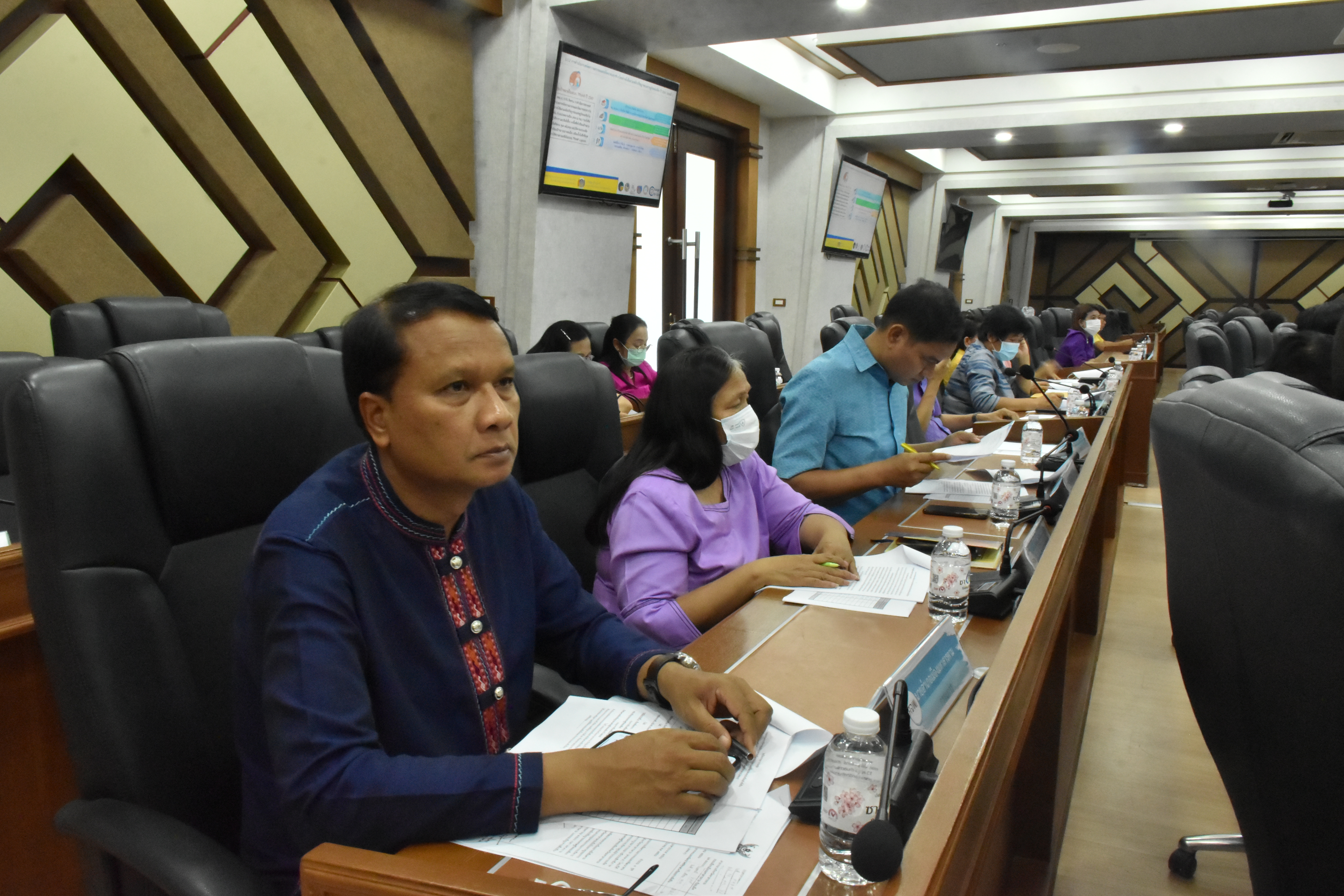 ?พช.มหาสารคามประชุมคณะกรรมการบริหารศูนย์อำนวยการขจัดความยากจนและพัฒนาคนทุกช่วงวัยอย่างยั่งยืนตามหลักปรัชญาของเศรษฐกิจพอเพียงจังหวัดมหาสารคาม (คจพ.จ.) ครั้งที่ 1/2566 ?