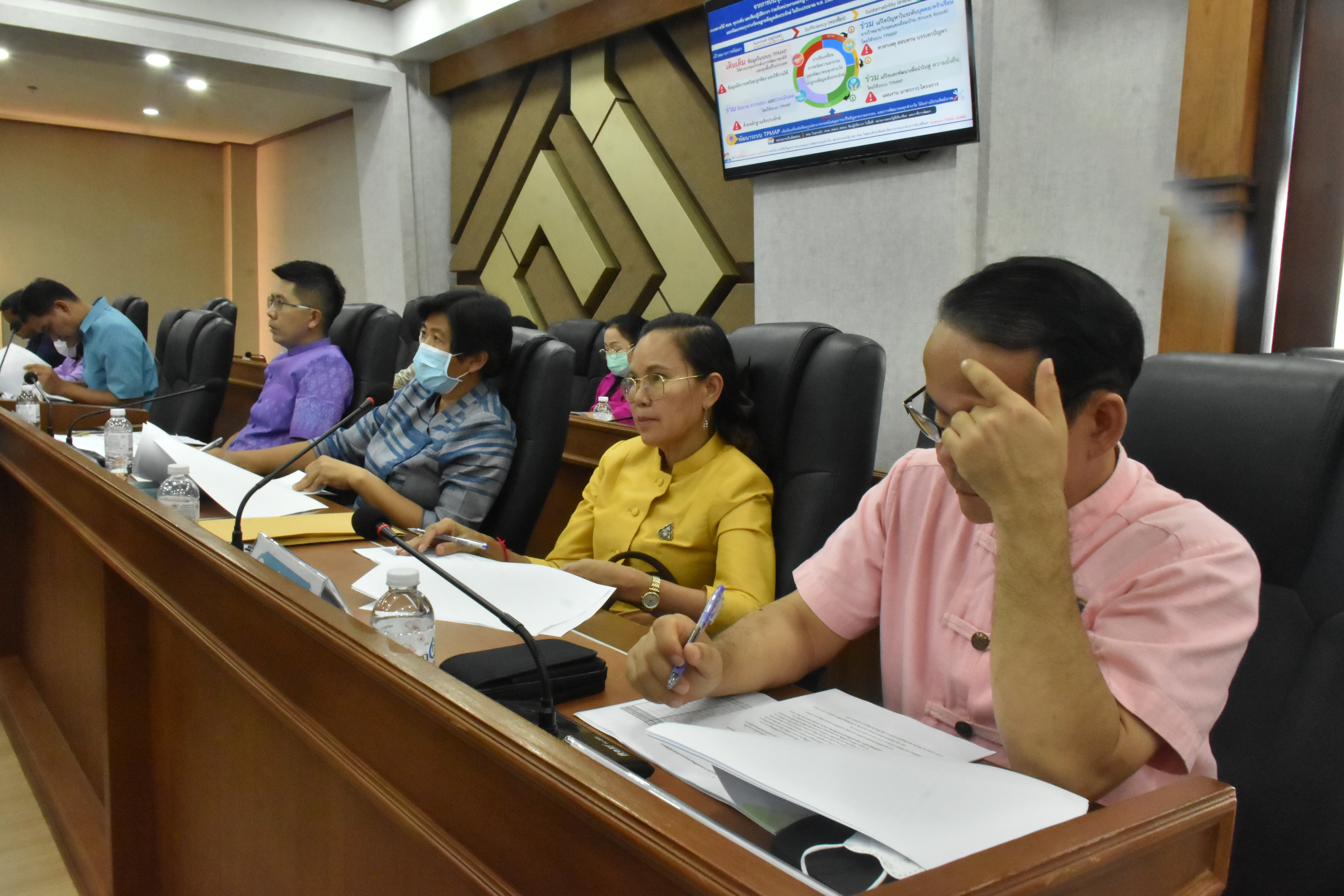 ?พช.มหาสารคามประชุมคณะกรรมการบริหารศูนย์อำนวยการขจัดความยากจนและพัฒนาคนทุกช่วงวัยอย่างยั่งยืนตามหลักปรัชญาของเศรษฐกิจพอเพียงจังหวัดมหาสารคาม (คจพ.จ.) ครั้งที่ 1/2566 ?