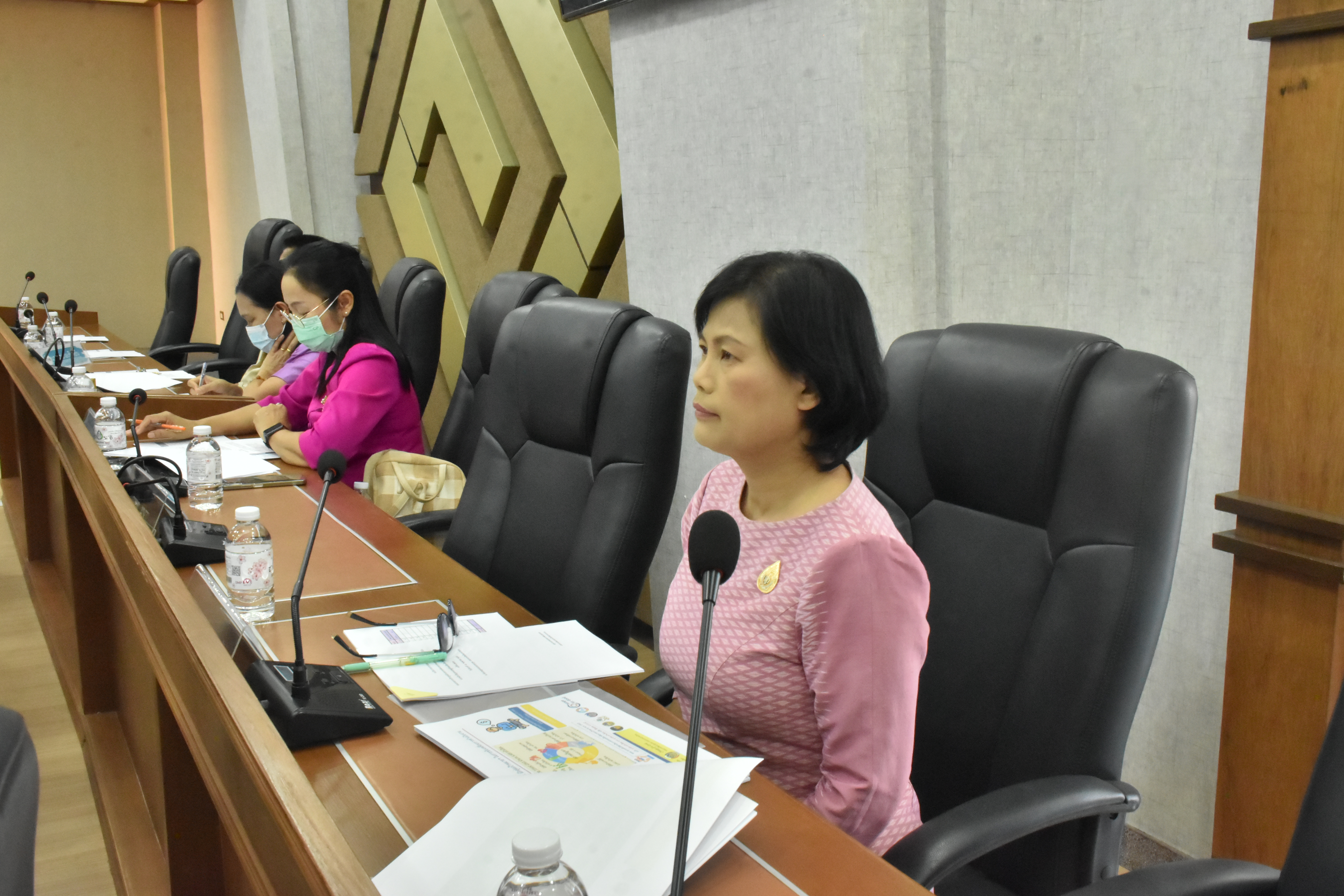 ?พช.มหาสารคามประชุมคณะกรรมการบริหารศูนย์อำนวยการขจัดความยากจนและพัฒนาคนทุกช่วงวัยอย่างยั่งยืนตามหลักปรัชญาของเศรษฐกิจพอเพียงจังหวัดมหาสารคาม (คจพ.จ.) ครั้งที่ 1/2566 ?