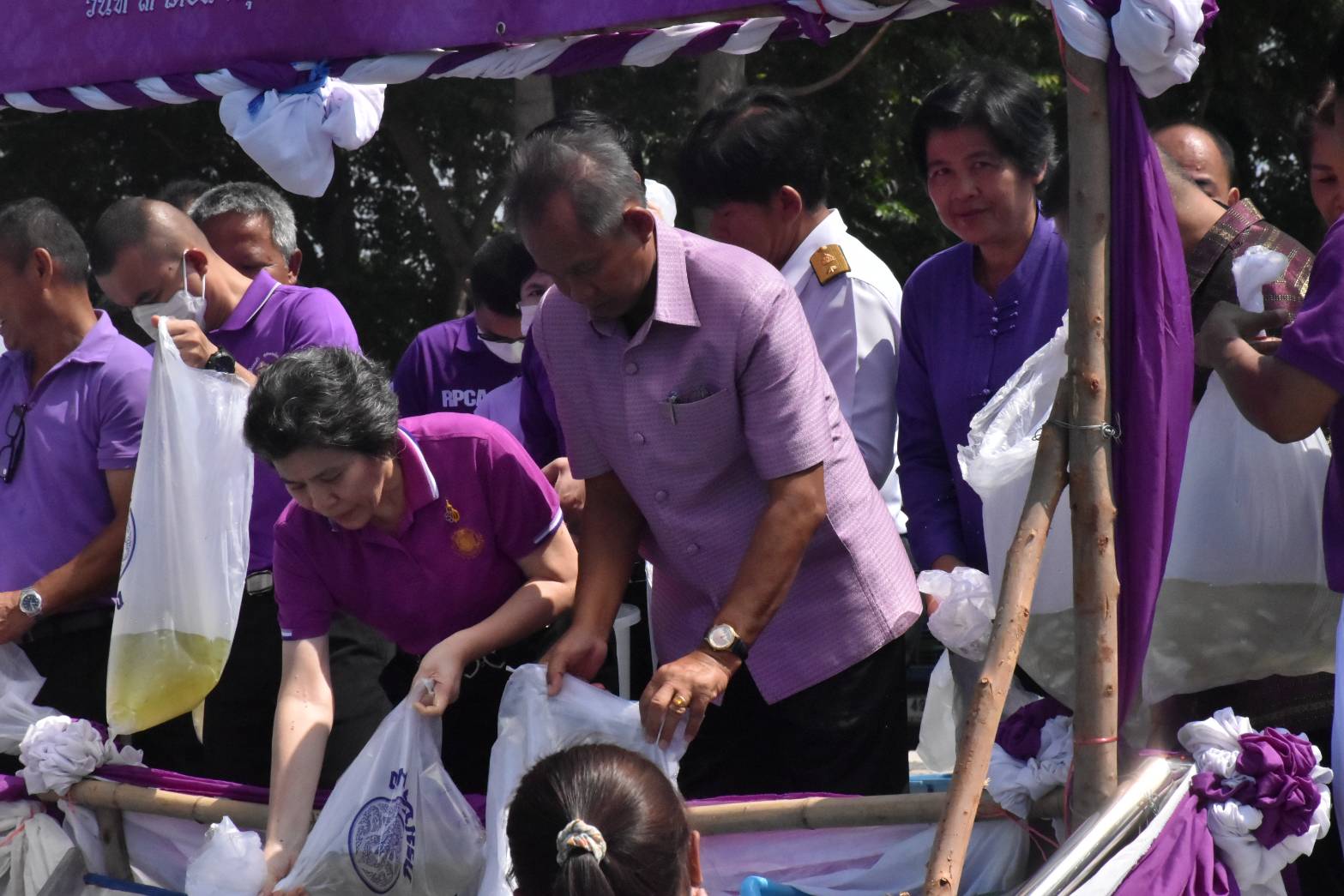 ?พช.มหาสารคาม ร่วมกิจกรรม ปล่อยพันธุ์สัตว์น้ำ เนื่องในโอกาสวันเฉลิมพระชนมพรรษาสมเด็จพระนางเจ้าฯ พระบรมราชินี 3 มิถุนายน 2566 ?