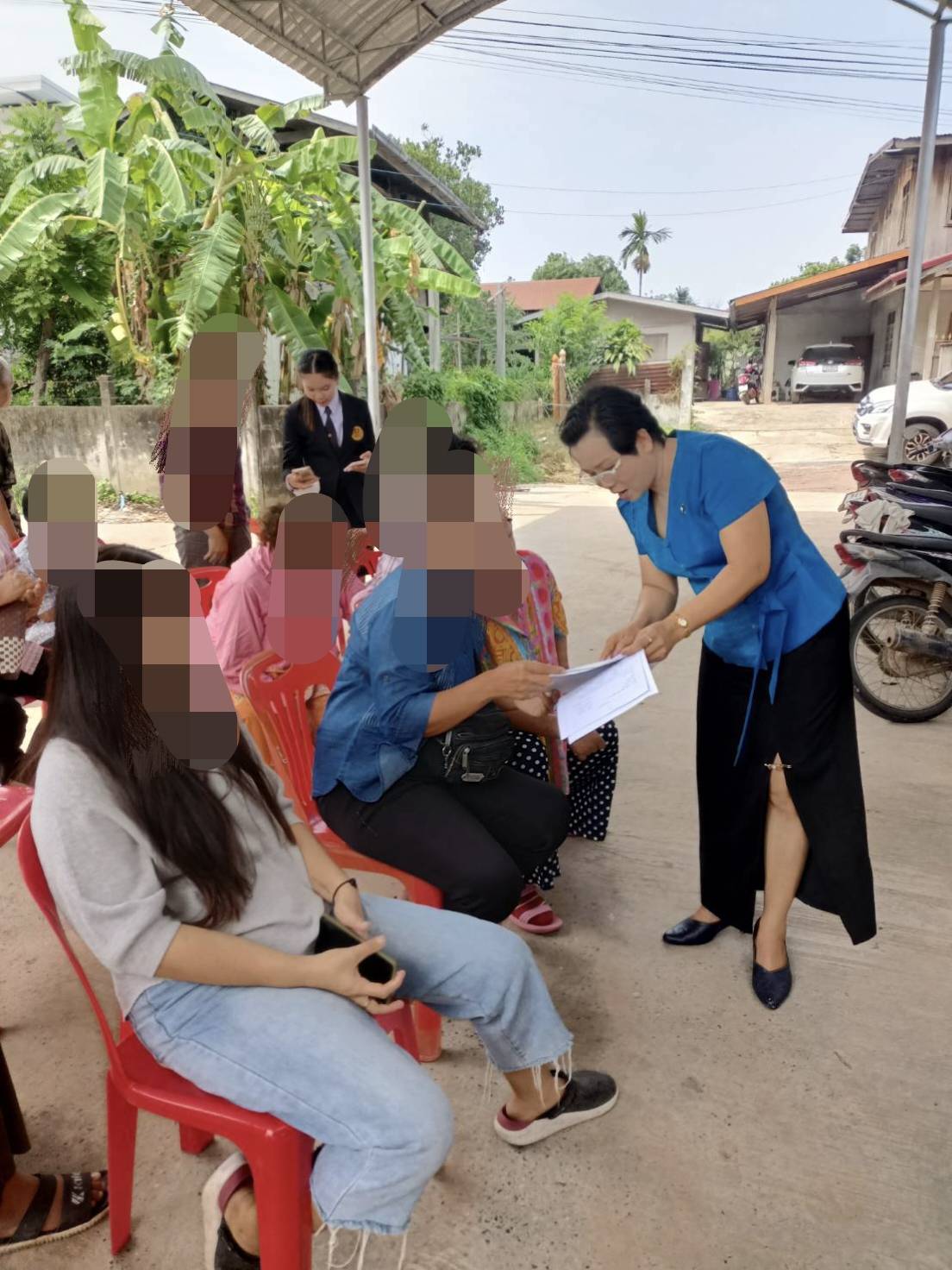 ?พช.มหาสารคาม ร่วมลงพื้นที่ติดตามการบริหารจัดการหนี้ค้างชำระกองทุนพัฒนาบทบาทสตรี อำเภอเมืองมหาสารคาม จังหวัดมหาสารคาม?