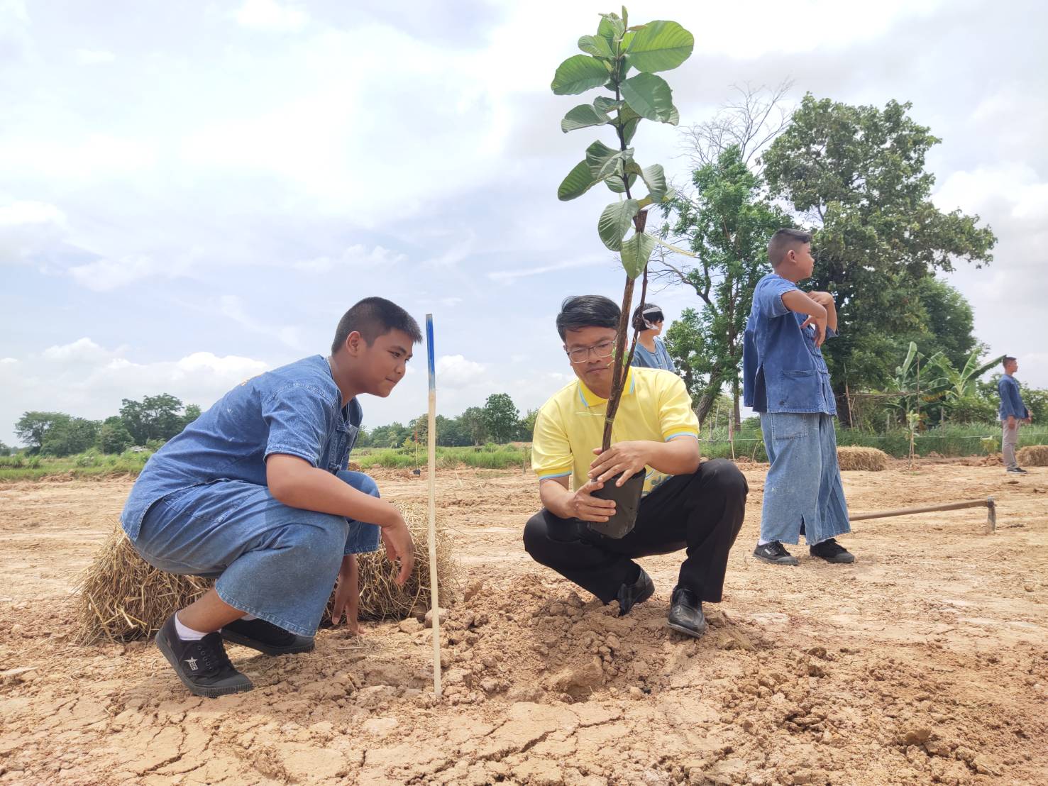 ? พช.มหาสารคาม  ร่วมพิธีเปิดการอบรมตามโครงการ โคก หนอง นา พระราชทานข้าราชบริพารฯ?