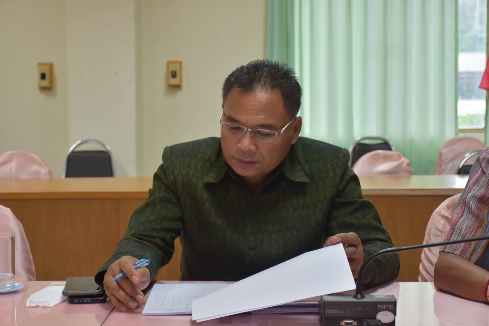 ?พช.มหาสารคาม ดำเนินการประชุมคณะกรรมการคัดเลือกการส่งเสริมกิจกรรมเครือข่ายกลุ่มออมทรัพย์เพื่อการผลิต?
