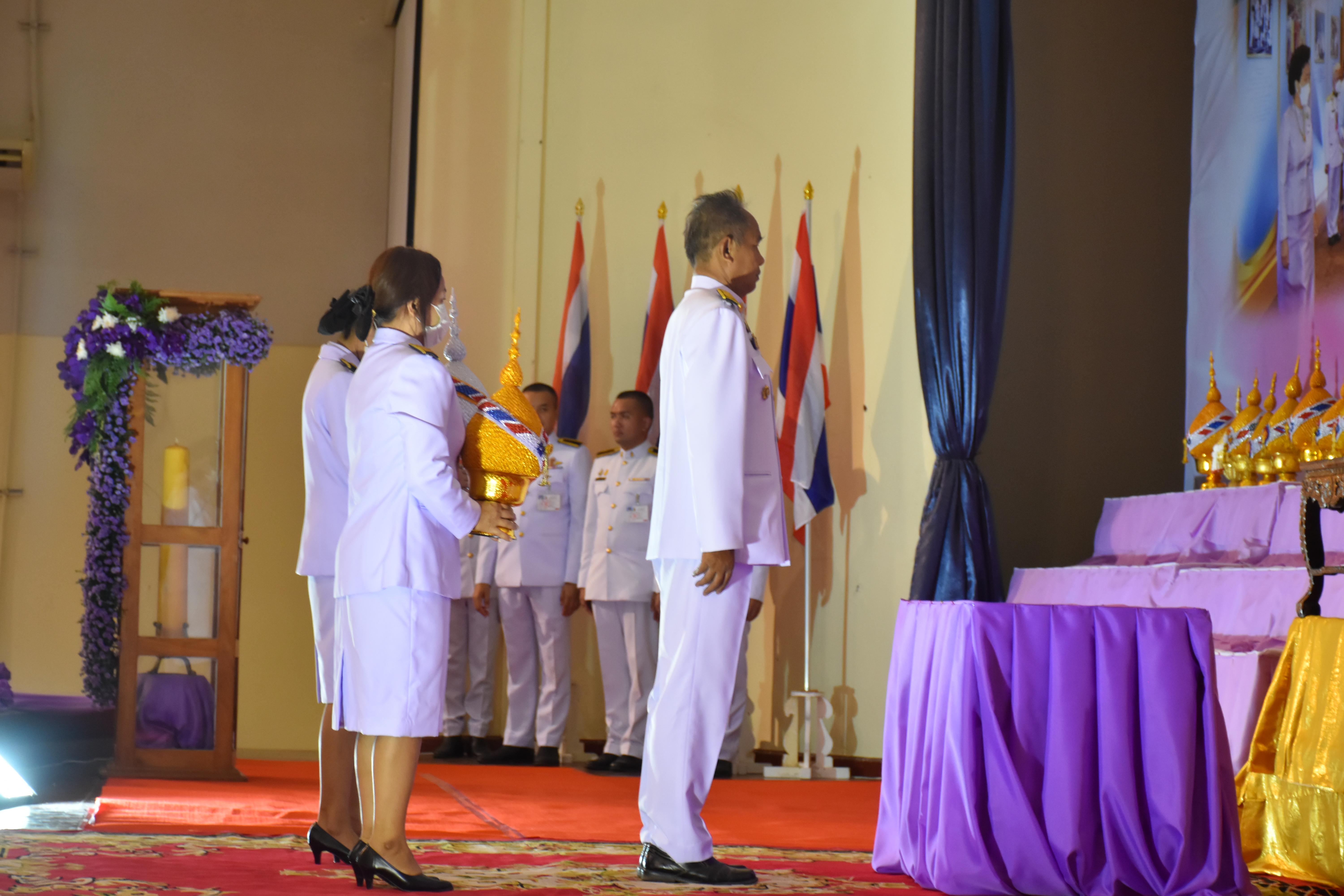 ?พช.มหาสารคาม ร่วมพิธีวางพานพุ่ม และจุดเทียนชัยถวายพระพรชัยมงคล สมเด็จพระนางเจ้าสุทิดา พัชรสุธาพิมลลักษณ พระบรมราชินี เนื่องในโอกาสวันเฉลิมพระชนมพรรษา วันที่ 3 มิถุนายน 2566 ?