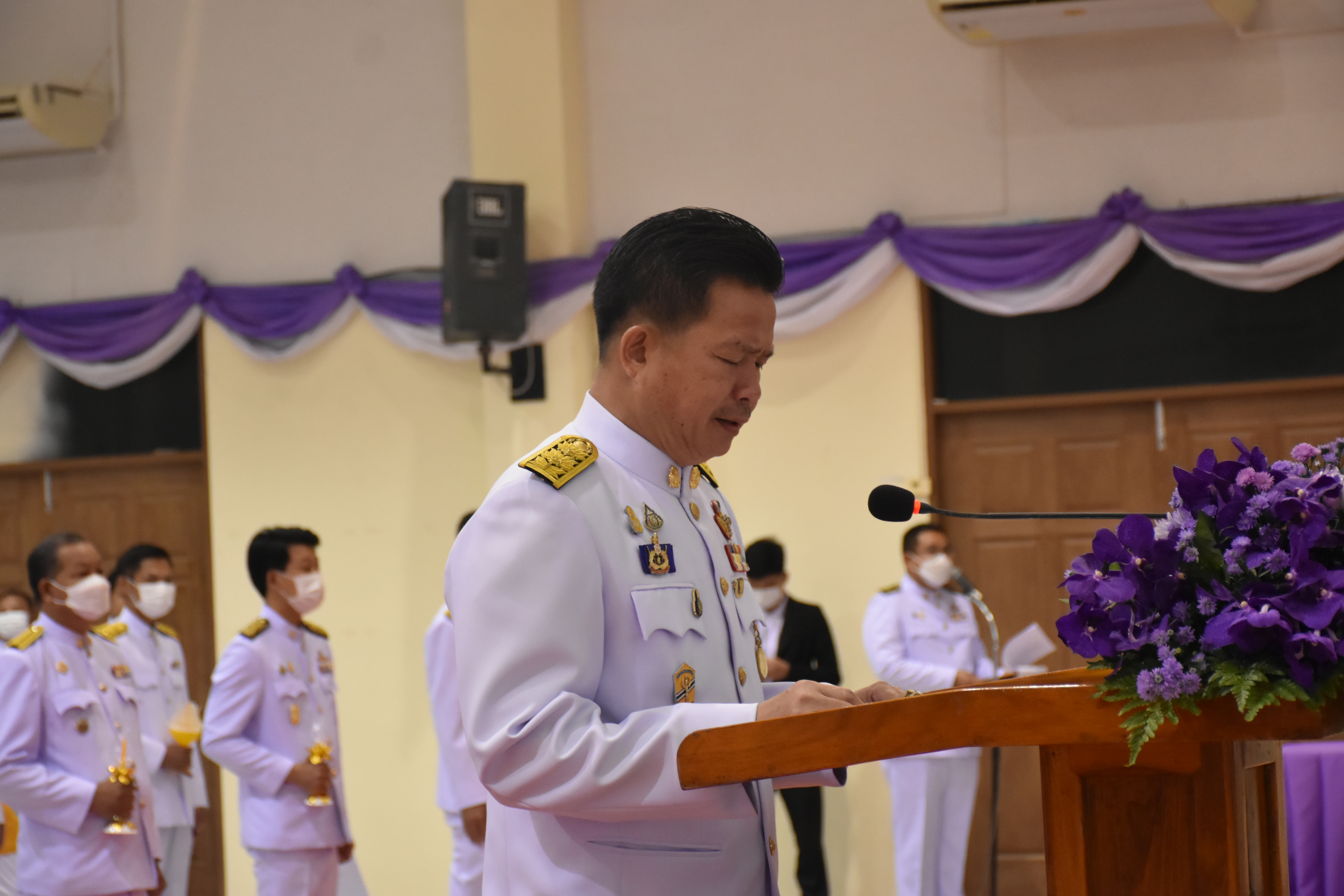 ?พช.มหาสารคาม ร่วมพิธีวางพานพุ่ม และจุดเทียนชัยถวายพระพรชัยมงคล สมเด็จพระนางเจ้าสุทิดา พัชรสุธาพิมลลักษณ พระบรมราชินี เนื่องในโอกาสวันเฉลิมพระชนมพรรษา วันที่ 3 มิถุนายน 2566 ?