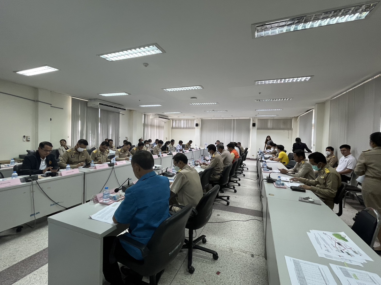 ?พช.มหาสารคาม  ร่วมประชุมเตรียมความพร้อมในการจัดกิจกรรมปลูกต้นไม้เฉลิมพระเกียรติฯ การประชุมมอบนโยบายการปฏิบัติราชการในพื้นที่ และลงพื้นที่ตรวจติดตามโครงการฯ ที่สำคัญของกระทรวงมหาดไทย ?