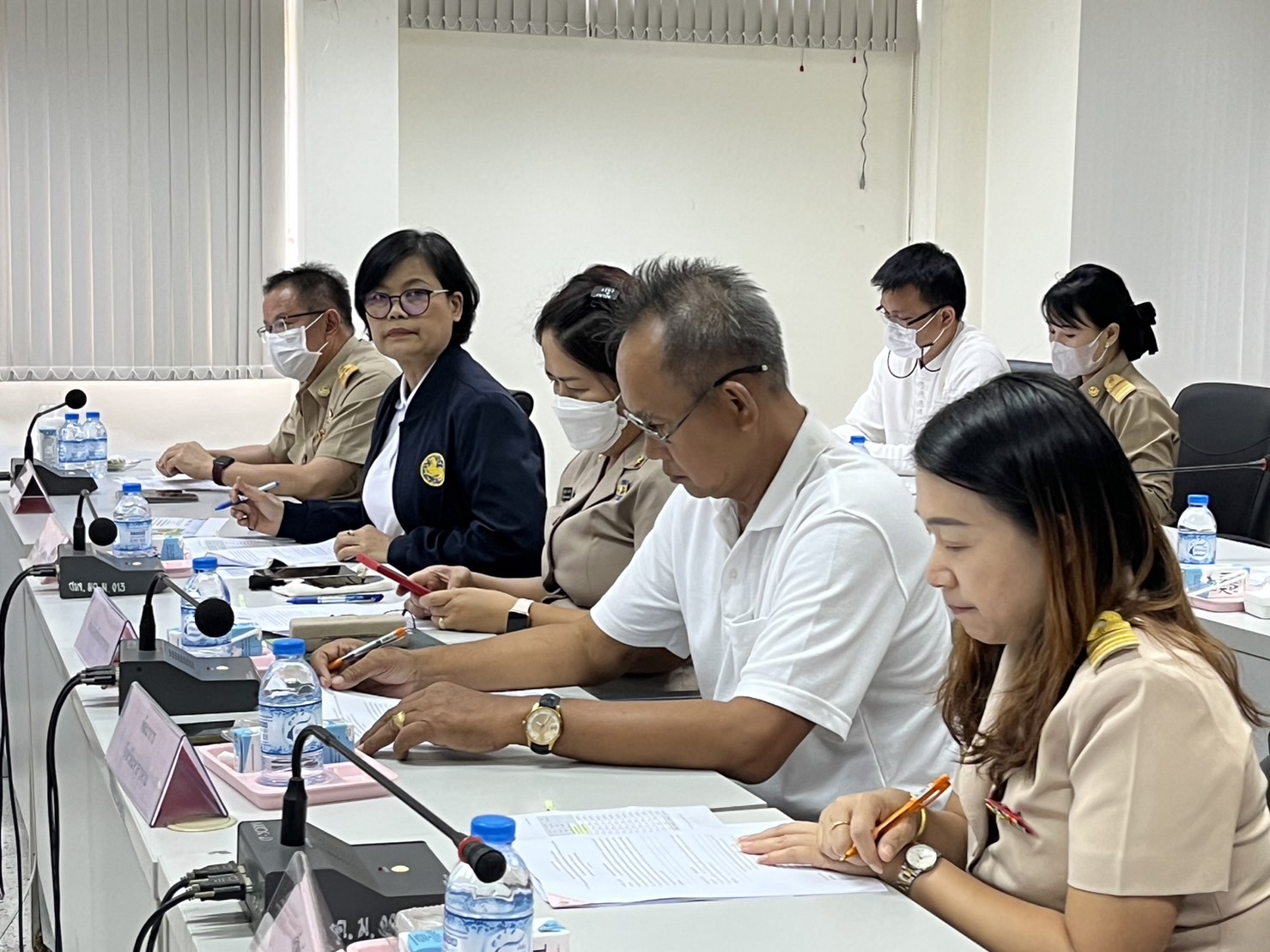 ?พช.มหาสารคาม  ร่วมประชุมเตรียมความพร้อมในการจัดกิจกรรมปลูกต้นไม้เฉลิมพระเกียรติฯ การประชุมมอบนโยบายการปฏิบัติราชการในพื้นที่ และลงพื้นที่ตรวจติดตามโครงการฯ ที่สำคัญของกระทรวงมหาดไทย ?