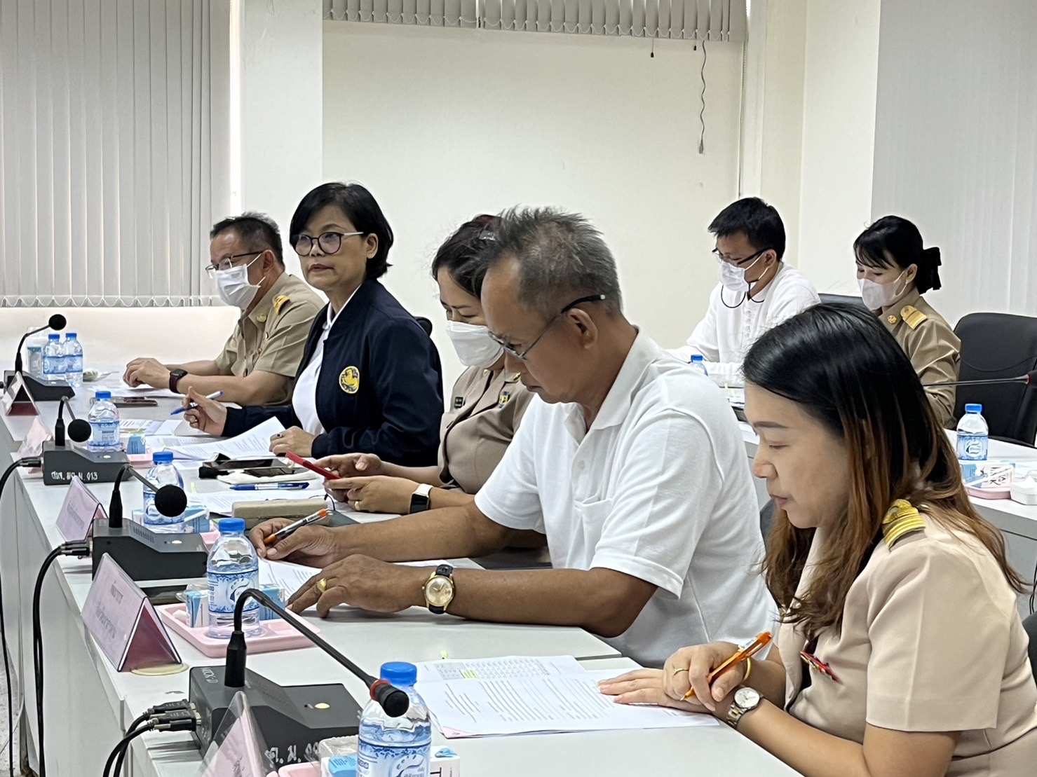 ?พช.มหาสารคาม  ร่วมประชุมเตรียมความพร้อมในการจัดกิจกรรมปลูกต้นไม้เฉลิมพระเกียรติฯ การประชุมมอบนโยบายการปฏิบัติราชการในพื้นที่ และลงพื้นที่ตรวจติดตามโครงการฯ ที่สำคัญของกระทรวงมหาดไทย ?