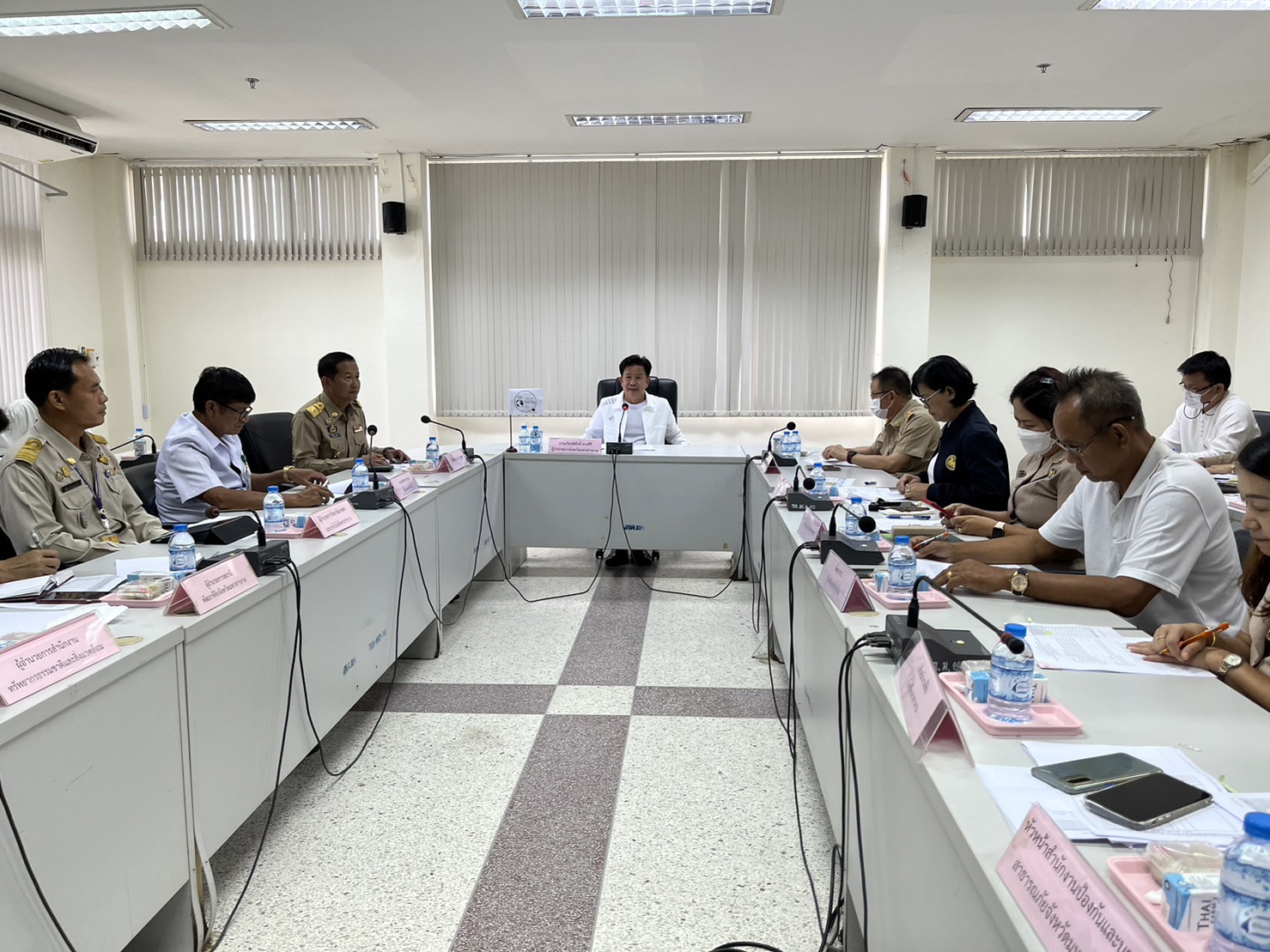 ?พช.มหาสารคาม  ร่วมประชุมเตรียมความพร้อมในการจัดกิจกรรมปลูกต้นไม้เฉลิมพระเกียรติฯ การประชุมมอบนโยบายการปฏิบัติราชการในพื้นที่ และลงพื้นที่ตรวจติดตามโครงการฯ ที่สำคัญของกระทรวงมหาดไทย ?