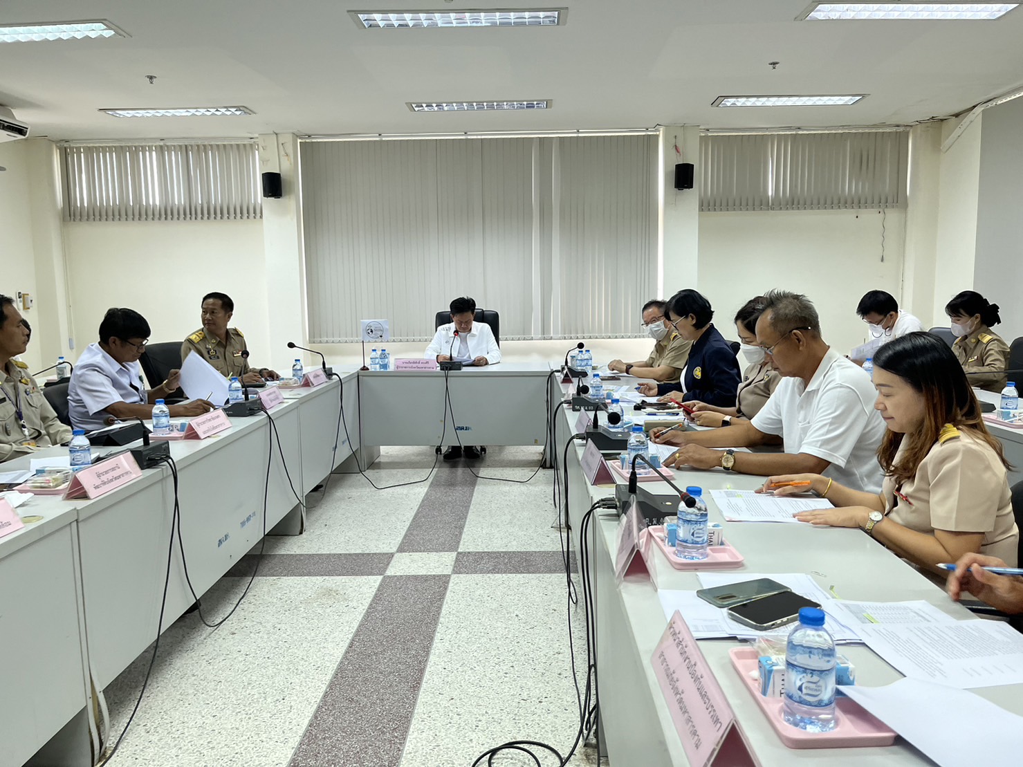 ?พช.มหาสารคาม  ร่วมประชุมเตรียมความพร้อมในการจัดกิจกรรมปลูกต้นไม้เฉลิมพระเกียรติฯ การประชุมมอบนโยบายการปฏิบัติราชการในพื้นที่ และลงพื้นที่ตรวจติดตามโครงการฯ ที่สำคัญของกระทรวงมหาดไทย ?