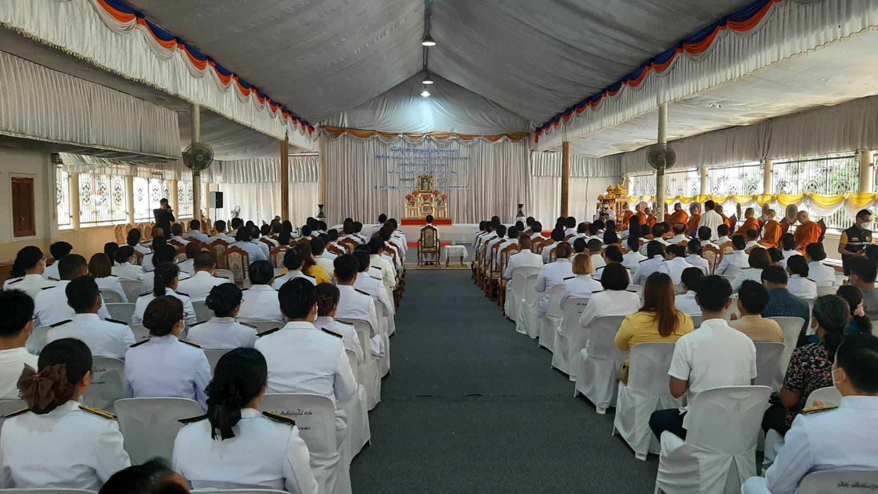 ?พัฒนาการจังหวัดมหาสารคาม ร่วมพิธีเจริญพระพุทธมนต์เฉลิมพระเกียรติสมเด็จพระเจ้าน้องนางเธอ เจ้าฟ้าจุฬาภรณวลัยลักษณ์ อัครราชกุมารี กรมพระศรีสวางควัฒน วรขัตติยราชนารี เนื่องในโอกาสวันคล้ายวันประสูติ ๔ กรกฎาคม?