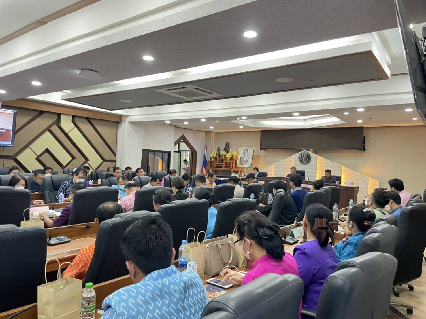 ?พช.มหาสารคาม : ร่วมประชุมนิเทศติดตามการขับเคลื่อนโครงการ “อำเภอบำบัดทุกข์ บำรุงสุข แบบบูรณาการอย่างยั่งยืน” และ “หนึ่งตำบล หนึ่งหมู่บ้านยั่งยืน (Sustainable Village)” ในพื้นที่จังหวัดมหาสารคาม?