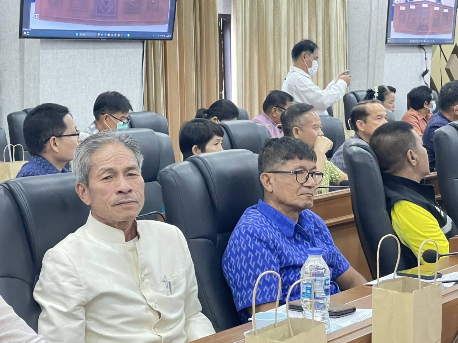 ?พช.มหาสารคาม : ร่วมประชุมนิเทศติดตามการขับเคลื่อนโครงการ “อำเภอบำบัดทุกข์ บำรุงสุข แบบบูรณาการอย่างยั่งยืน” และ “หนึ่งตำบล หนึ่งหมู่บ้านยั่งยืน (Sustainable Village)” ในพื้นที่จังหวัดมหาสารคาม?