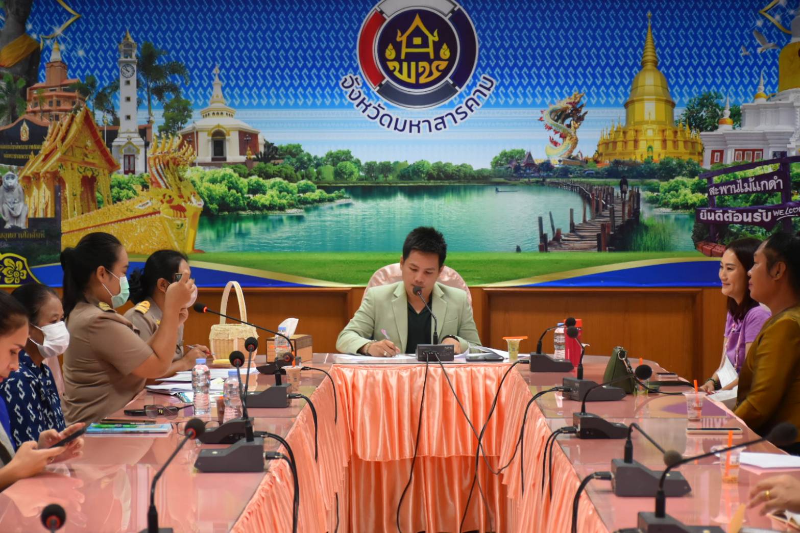 ?พช.มหาสารคาม จัดประชุมผู้ประกอบการ OTOP เตรียมเข้าร่วมงานศิลปาชีพประทีปไทย OTOP ก้าวไกลด้วยพระบารมี ปี พ.ศ. 2566 ?