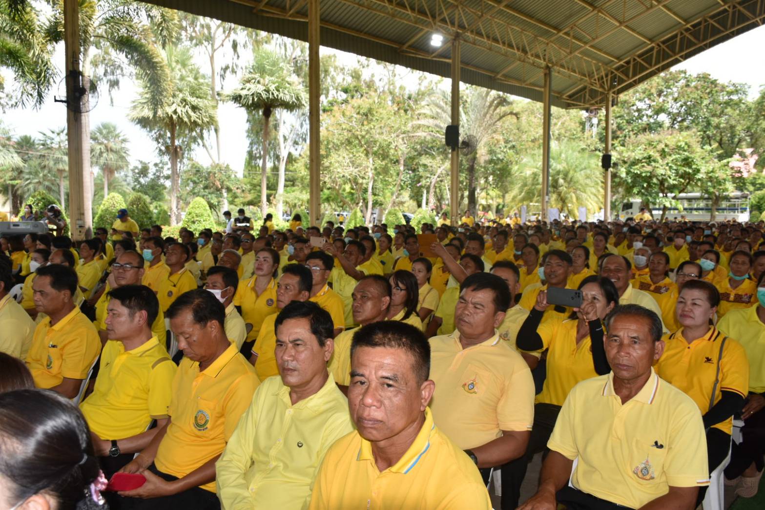 ?ปลัดมหาดไทยเปิดกิจกรรมปลูกต้นไม้เฉลิมพระเกียรติสมเด็จพระบรมราชชนนีพันปีหลวง เนื่องในโอกาสมหามงคลทรงเจริญพระชนมายุ 91 พรรษา และเฉลิมพระเกียรติพระบาทสมเด็จพระเจ้าอยู่หัว เนื่องในโอกาสทรงเจริญพระชนมายุ 71 พรรษา พร้อมมอบพันธุ์ไม้แก่ภาคีเครือข่ายชาวมหาสารคาม และชื่นชมชาวมหาสารคามเป็นต้นแบบของคนไทยในการสืบสานพระราชปณิธานเพื่อสร้างความยั่งยืนให้กับประเทศไทยและโลกใบเดียวนี้?