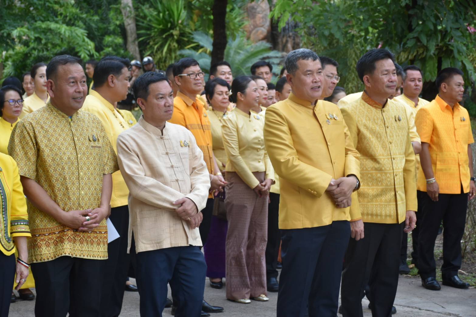 ?ปลัดมหาดไทยเปิดกิจกรรมปลูกต้นไม้เฉลิมพระเกียรติสมเด็จพระบรมราชชนนีพันปีหลวง เนื่องในโอกาสมหามงคลทรงเจริญพระชนมายุ 91 พรรษา และเฉลิมพระเกียรติพระบาทสมเด็จพระเจ้าอยู่หัว เนื่องในโอกาสทรงเจริญพระชนมายุ 71 พรรษา พร้อมมอบพันธุ์ไม้แก่ภาคีเครือข่ายชาวมหาสารคาม และชื่นชมชาวมหาสารคามเป็นต้นแบบของคนไทยในการสืบสานพระราชปณิธานเพื่อสร้างความยั่งยืนให้กับประเทศไทยและโลกใบเดียวนี้?