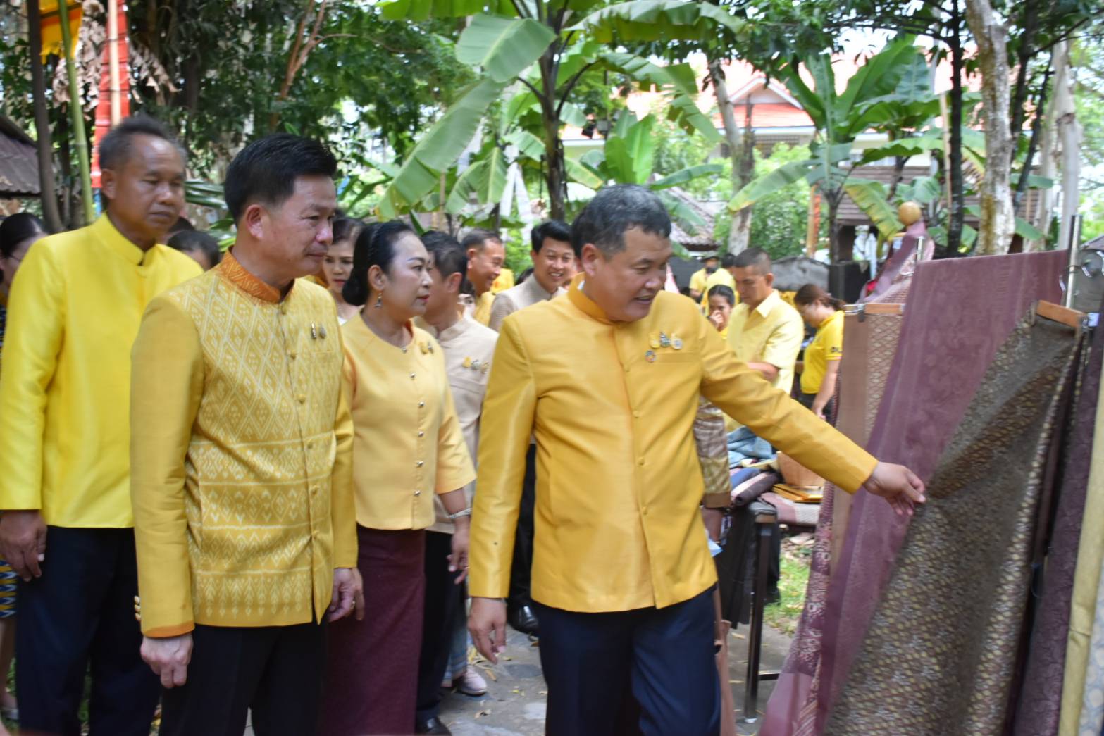 ?ปลัดมหาดไทยเปิดกิจกรรมปลูกต้นไม้เฉลิมพระเกียรติสมเด็จพระบรมราชชนนีพันปีหลวง เนื่องในโอกาสมหามงคลทรงเจริญพระชนมายุ 91 พรรษา และเฉลิมพระเกียรติพระบาทสมเด็จพระเจ้าอยู่หัว เนื่องในโอกาสทรงเจริญพระชนมายุ 71 พรรษา พร้อมมอบพันธุ์ไม้แก่ภาคีเครือข่ายชาวมหาสารคาม และชื่นชมชาวมหาสารคามเป็นต้นแบบของคนไทยในการสืบสานพระราชปณิธานเพื่อสร้างความยั่งยืนให้กับประเทศไทยและโลกใบเดียวนี้?