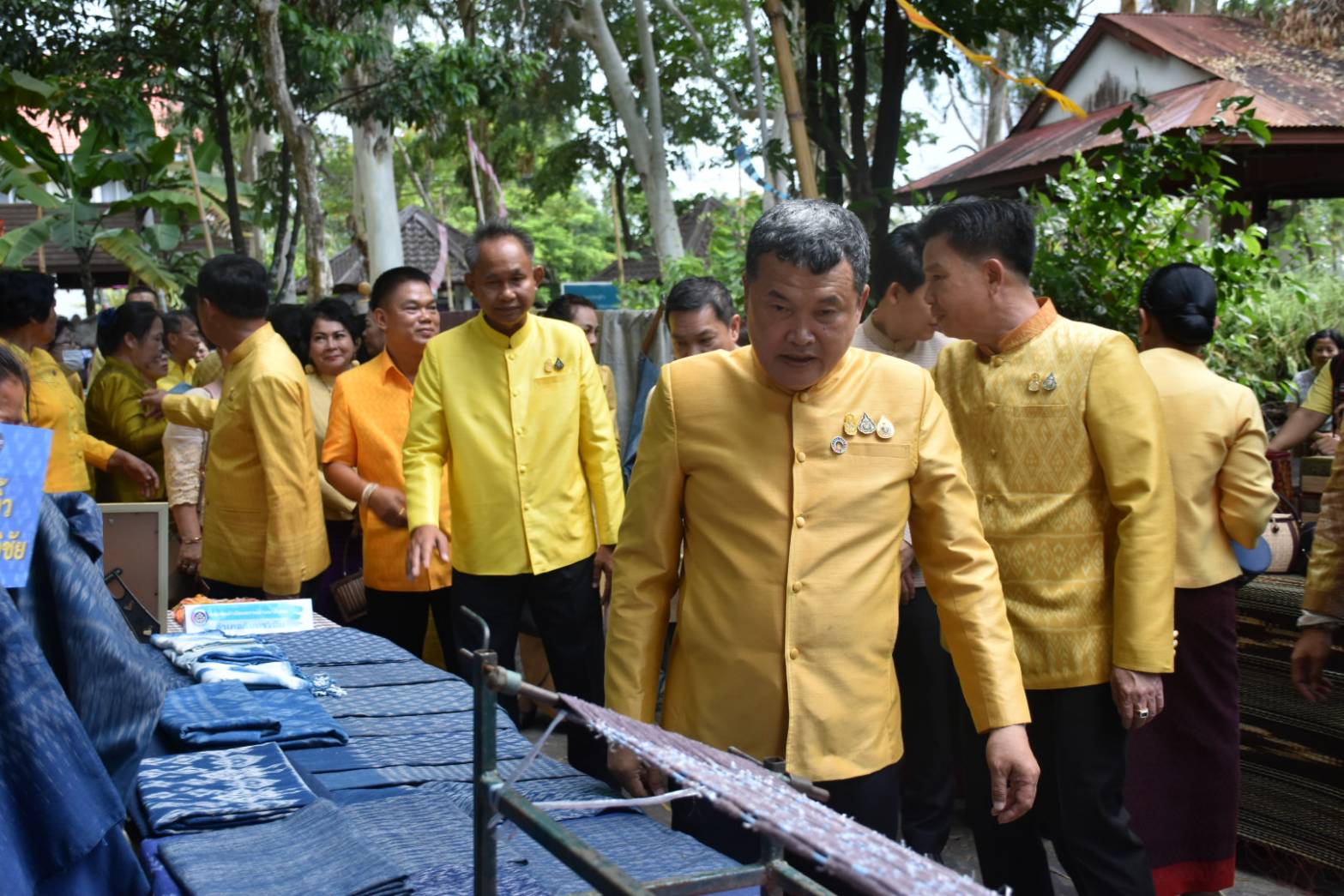 ?ปลัดมหาดไทยเปิดกิจกรรมปลูกต้นไม้เฉลิมพระเกียรติสมเด็จพระบรมราชชนนีพันปีหลวง เนื่องในโอกาสมหามงคลทรงเจริญพระชนมายุ 91 พรรษา และเฉลิมพระเกียรติพระบาทสมเด็จพระเจ้าอยู่หัว เนื่องในโอกาสทรงเจริญพระชนมายุ 71 พรรษา พร้อมมอบพันธุ์ไม้แก่ภาคีเครือข่ายชาวมหาสารคาม และชื่นชมชาวมหาสารคามเป็นต้นแบบของคนไทยในการสืบสานพระราชปณิธานเพื่อสร้างความยั่งยืนให้กับประเทศไทยและโลกใบเดียวนี้?