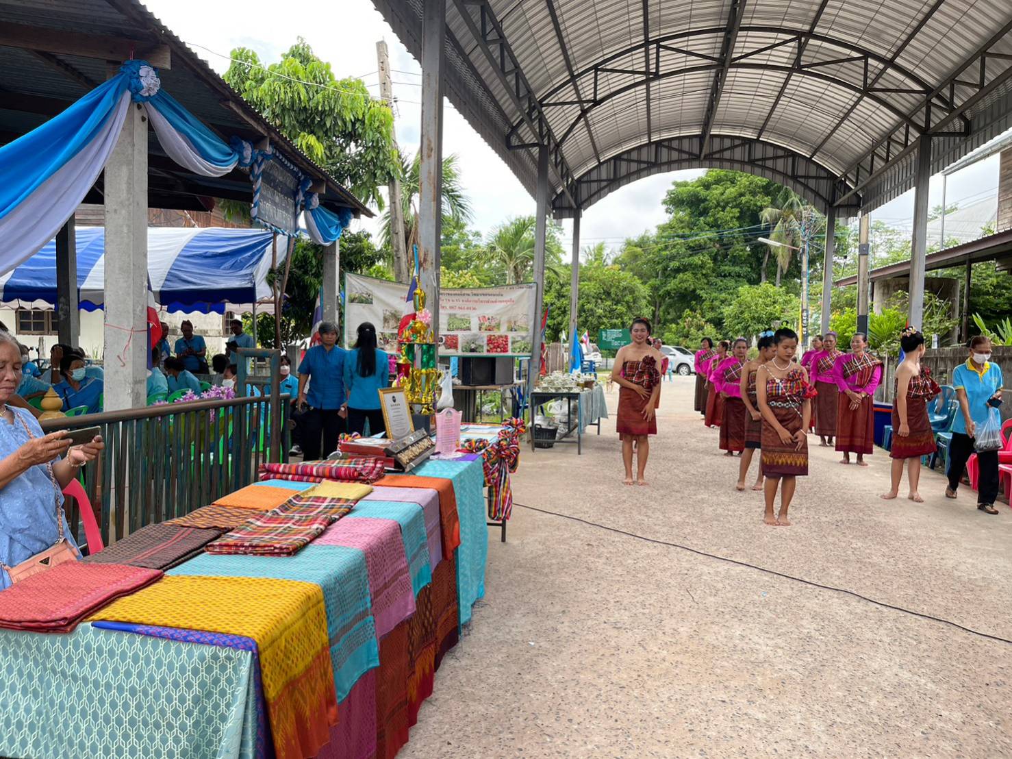 ?พช.มหาสารคาม ลงพื้นที่ประกวดคัดสรรหมู่บ้านกองทุนแม่ของแผ่นดิน ดีเด่นระดับจังหวัด ประจำปี 2566 อำเภอกุดรังและอำเภอโกสุมพิสัย?