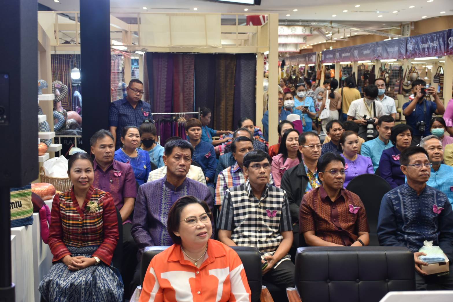 ?ผู้ว่าราชการจังหวัดมหาสารคาม เปิดงาน “มหกรรมสินค้า OTOP อัตลักษณ์ ภูมิปัญญา วิถีชุมชน มหาสารคาม”?