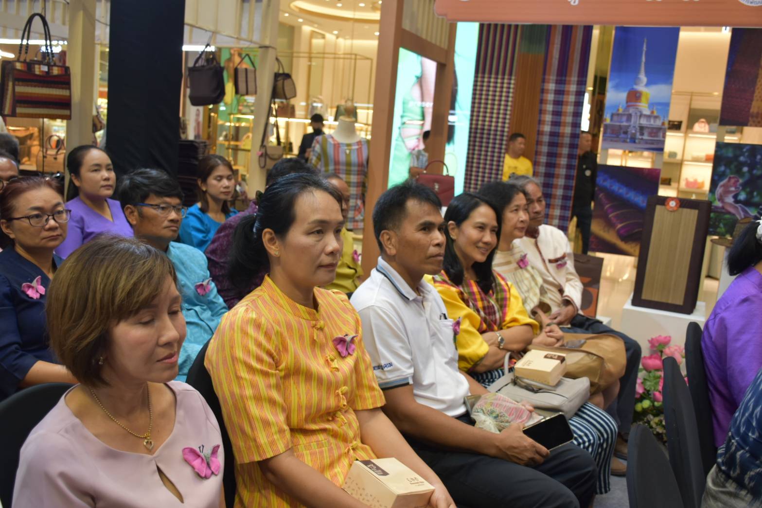 ?ผู้ว่าราชการจังหวัดมหาสารคาม เปิดงาน “มหกรรมสินค้า OTOP อัตลักษณ์ ภูมิปัญญา วิถีชุมชน มหาสารคาม”?