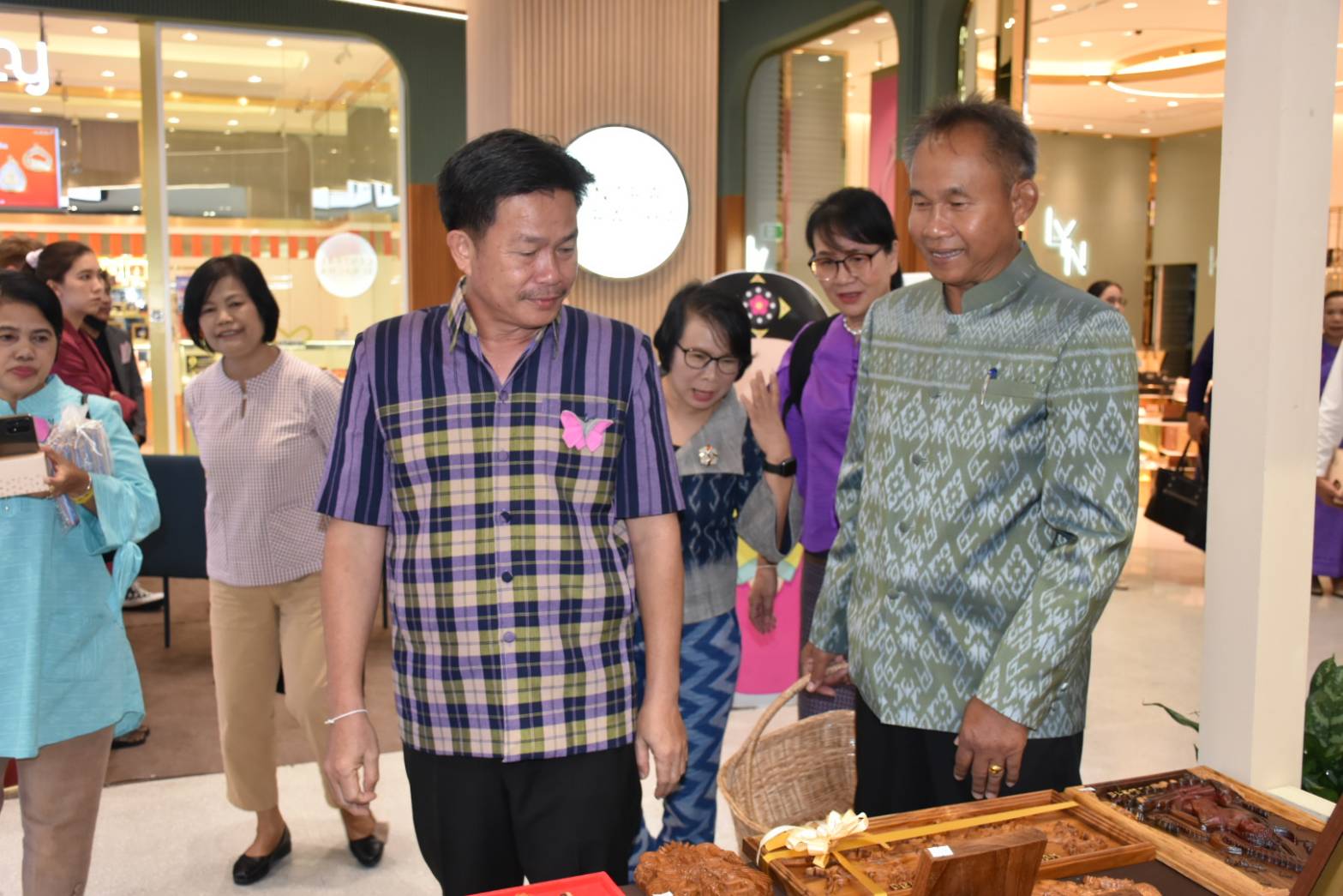 ?ผู้ว่าราชการจังหวัดมหาสารคาม เปิดงาน “มหกรรมสินค้า OTOP อัตลักษณ์ ภูมิปัญญา วิถีชุมชน มหาสารคาม”?