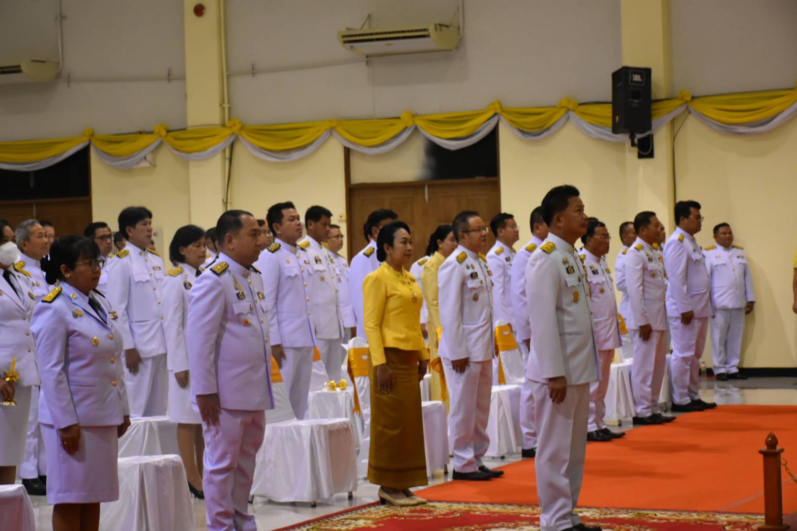?พช.มหาสารคาม ร่วมถวายเครื่องราชสักการะและจุดเทียนถวายพระพรชัยมงคล เฉลิมพระเกียรติพระบาทสมเด็จพระเจ้าอยู่หัว เนื่องในโอกาสมหามงคลวันเฉลิมพระชนมพรรษา (28 กรกฎาคม 2566)?
