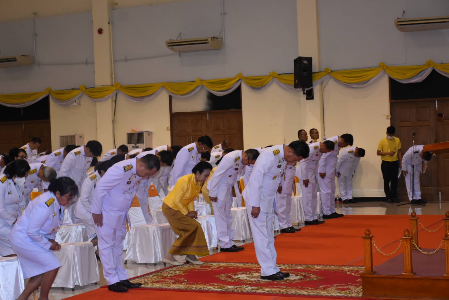 ?พช.มหาสารคาม ร่วมถวายเครื่องราชสักการะและจุดเทียนถวายพระพรชัยมงคล เฉลิมพระเกียรติพระบาทสมเด็จพระเจ้าอยู่หัว เนื่องในโอกาสมหามงคลวันเฉลิมพระชนมพรรษา (28 กรกฎาคม 2566)?