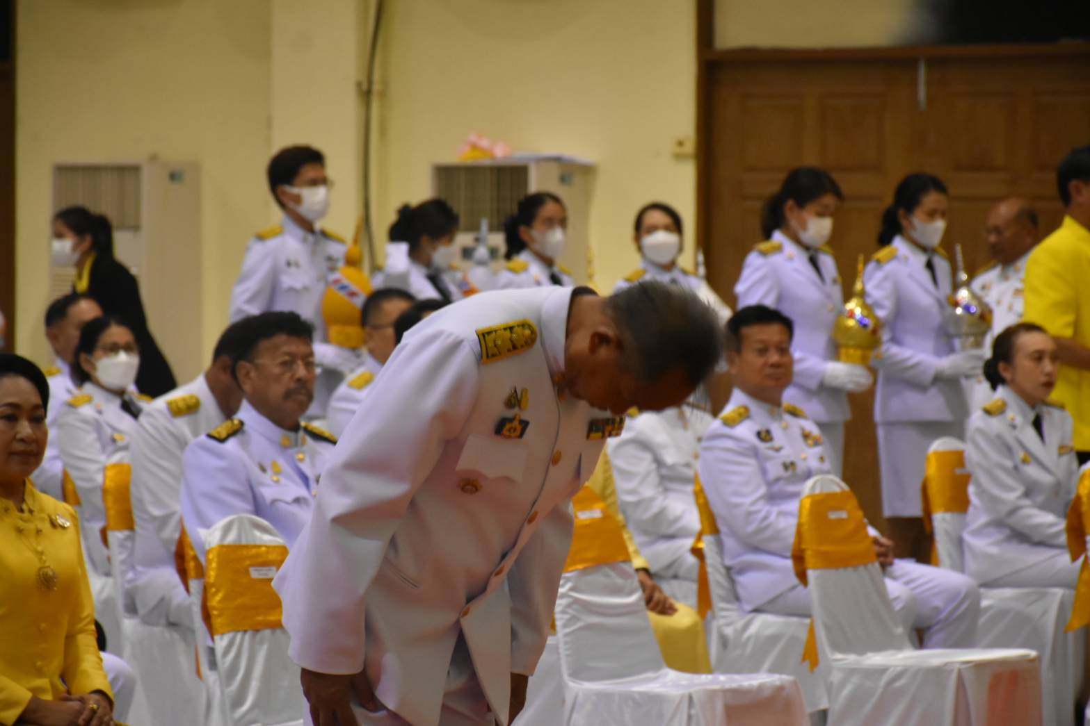 ?พช.มหาสารคาม ร่วมถวายเครื่องราชสักการะและจุดเทียนถวายพระพรชัยมงคล เฉลิมพระเกียรติพระบาทสมเด็จพระเจ้าอยู่หัว เนื่องในโอกาสมหามงคลวันเฉลิมพระชนมพรรษา (28 กรกฎาคม 2566)?