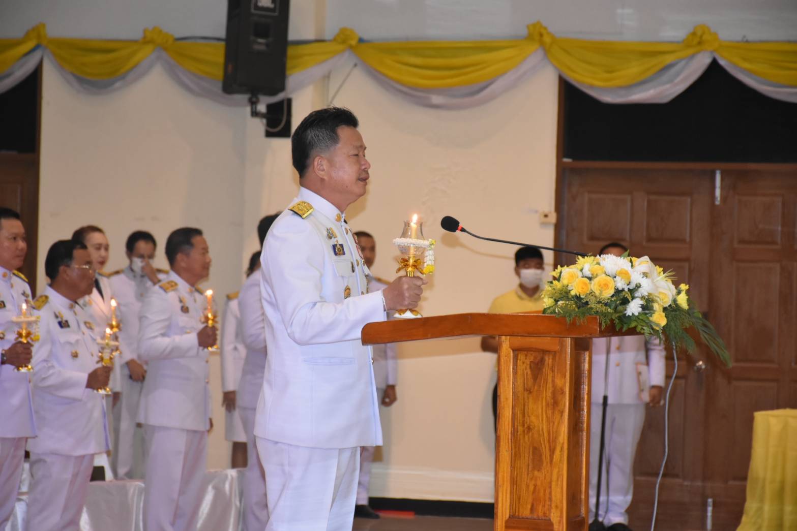 ?พช.มหาสารคาม ร่วมถวายเครื่องราชสักการะและจุดเทียนถวายพระพรชัยมงคล เฉลิมพระเกียรติพระบาทสมเด็จพระเจ้าอยู่หัว เนื่องในโอกาสมหามงคลวันเฉลิมพระชนมพรรษา (28 กรกฎาคม 2566)?