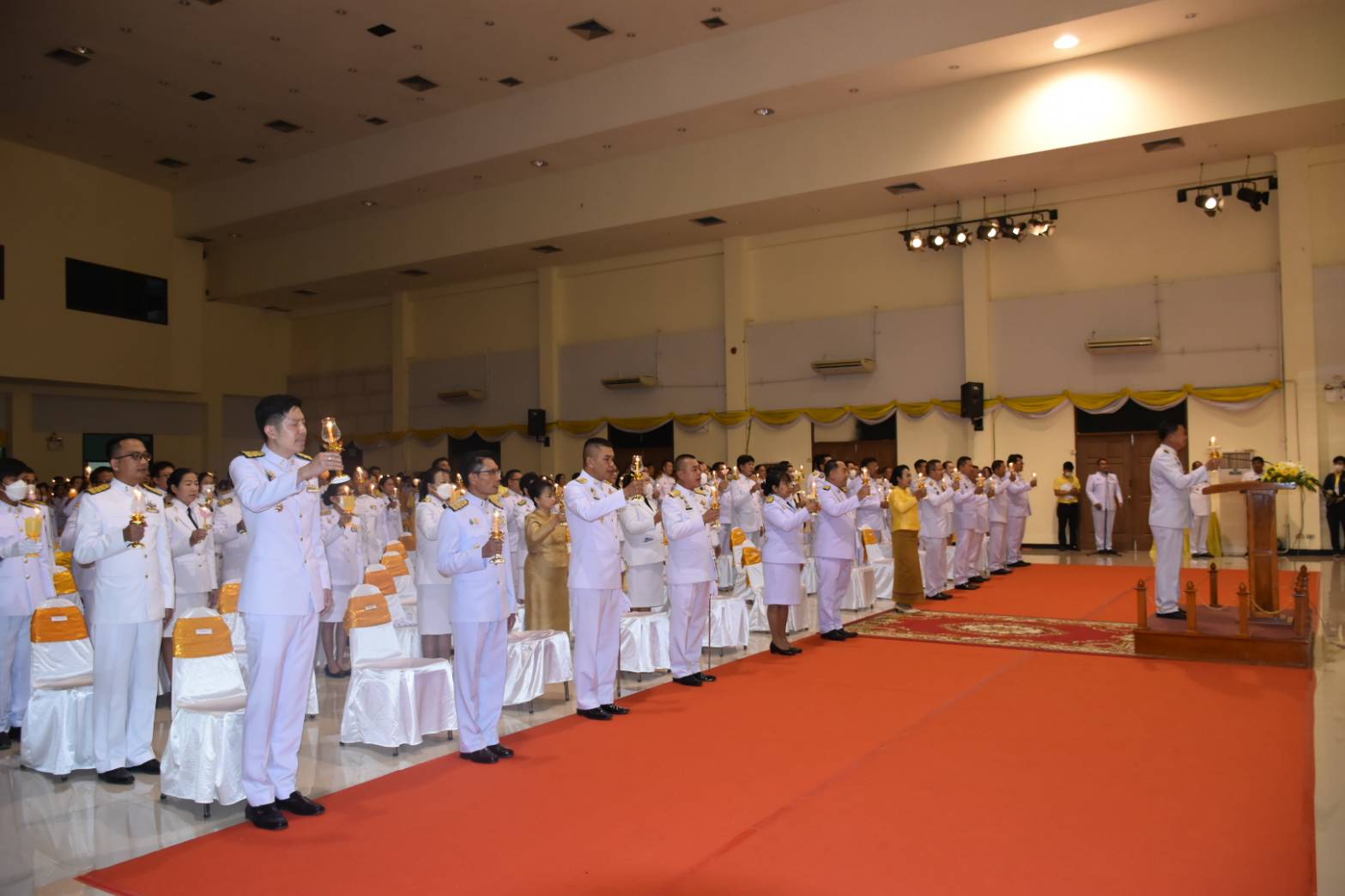 ?พช.มหาสารคาม ร่วมถวายเครื่องราชสักการะและจุดเทียนถวายพระพรชัยมงคล เฉลิมพระเกียรติพระบาทสมเด็จพระเจ้าอยู่หัว เนื่องในโอกาสมหามงคลวันเฉลิมพระชนมพรรษา (28 กรกฎาคม 2566)?