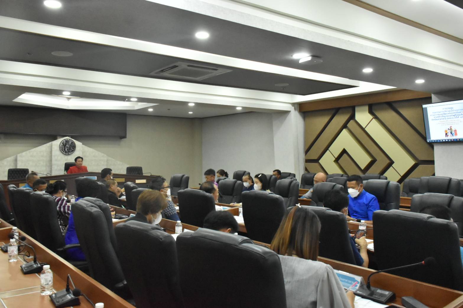 ?ผู้ว่าราชการจังหวัดมหาสารคาม ประชุมคณะกรรมการบริหารศูนย์อำนวยการขจัดความยากจนและพัฒนาคนทุกช่วงวัยอย่างยั่งยืนตามหลักปรัชญาของเศรษฐกิจพอเพียงจังหวัดมหาสารคาม (คจพ.จ) ครั้งที่ 2/2566?