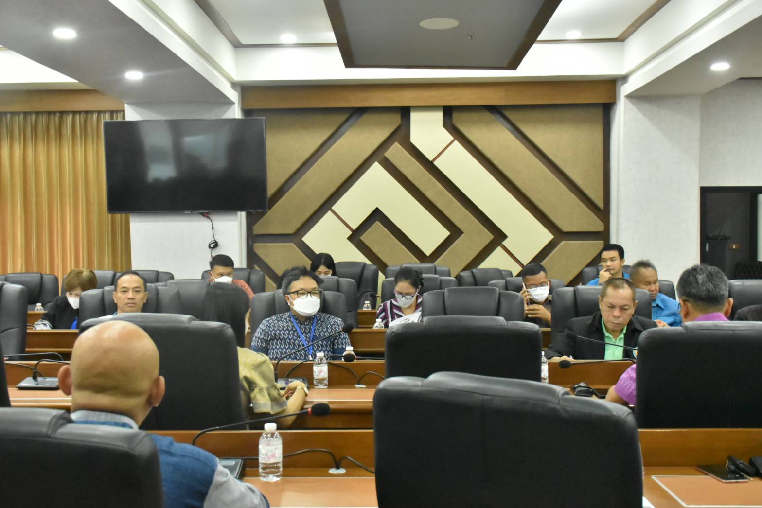 ?ผู้ว่าราชการจังหวัดมหาสารคาม ประชุมคณะกรรมการบริหารศูนย์อำนวยการขจัดความยากจนและพัฒนาคนทุกช่วงวัยอย่างยั่งยืนตามหลักปรัชญาของเศรษฐกิจพอเพียงจังหวัดมหาสารคาม (คจพ.จ) ครั้งที่ 2/2566?
