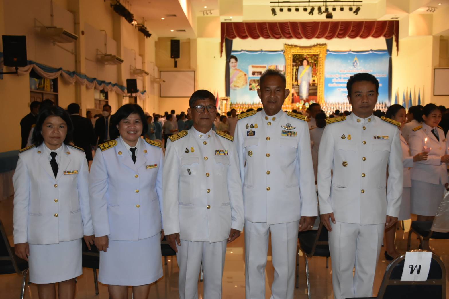 ?พช.มหาสารคาม ร่วมถวายเครื่องราชสักการะและจุดเทียนถวายพระพรชัยมงคล สมเด็จพระนางเจ้าสิริกิติ์ พระบรมราชินีนาถ พระบรมราชชนนีพันปี​หลวง​ เนื่องในโอกาสวันเฉลิมพระชนมพรรษา 12 สิงหาคม 2566?