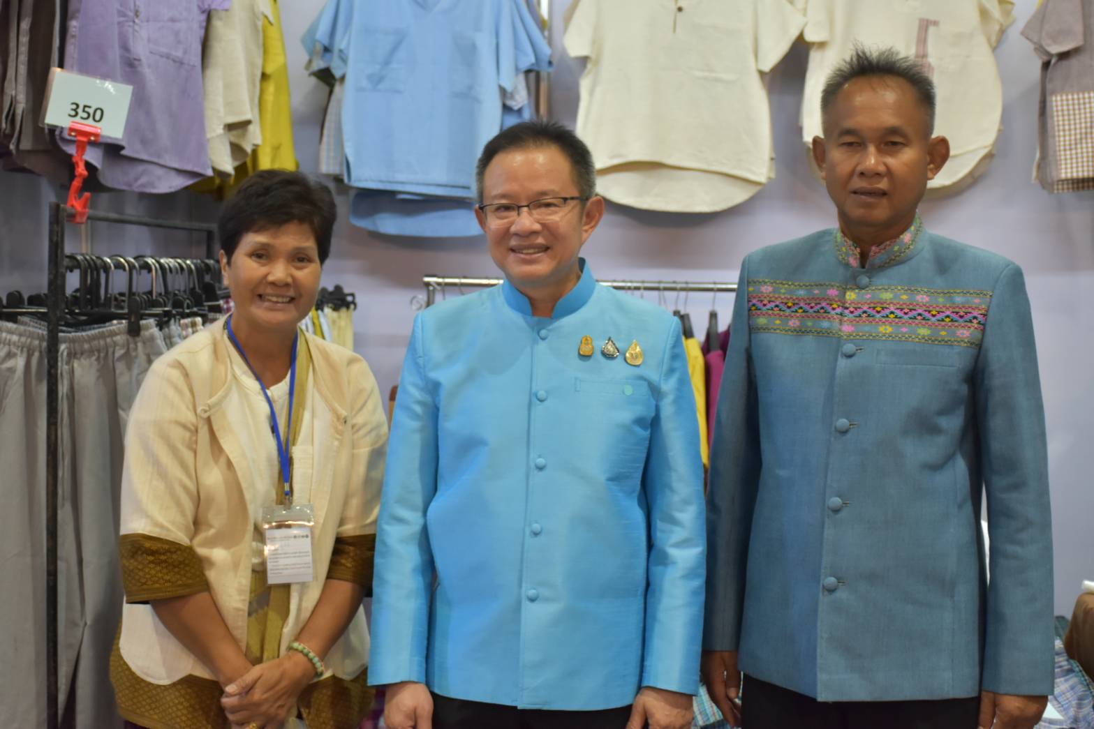 ?พช.มหาสารคาม ร่วมพิธีเปิดงานศิลปาชีพ ประทีปไทย OTOP หลอมดวงใจ ด้วยพระบารมี “ผ้าทอไทย สายใยแห่งพระเมตตา สร้างอาชีพปวงประชา อย่างยั่งยืน”?