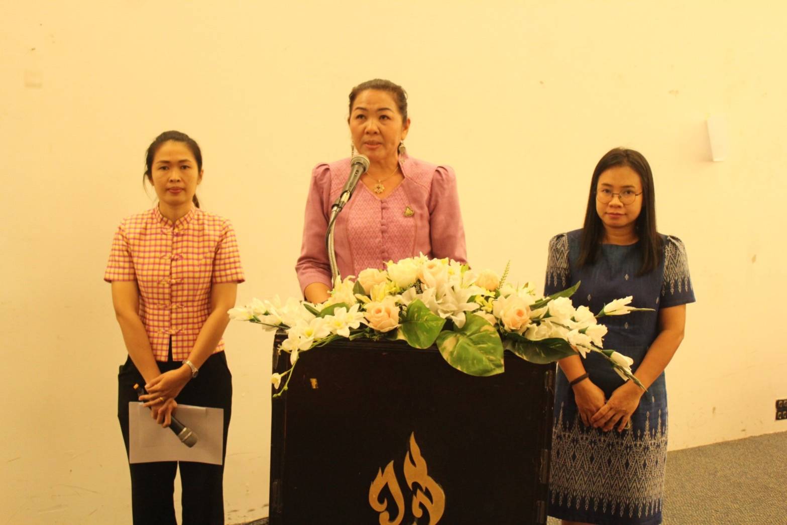 ? พช.มหาสารคาม : จัดประชุมเชิงปฏิบัติการโครงการยกระดับศักยภาพเกษตรกรรุ่นใหม่      และผู้ประกอบการ/วิสาหกิจชุมชนในการผลิตสินค้าชุมชน กิจกรรมพัฒนาศักยภาพผู้ประกอบการสู่ยุค 4.0?