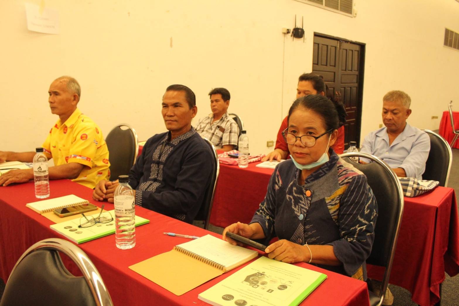? พช.มหาสารคาม : จัดประชุมเชิงปฏิบัติการโครงการยกระดับศักยภาพเกษตรกรรุ่นใหม่      และผู้ประกอบการ/วิสาหกิจชุมชนในการผลิตสินค้าชุมชน กิจกรรมพัฒนาศักยภาพผู้ประกอบการสู่ยุค 4.0?