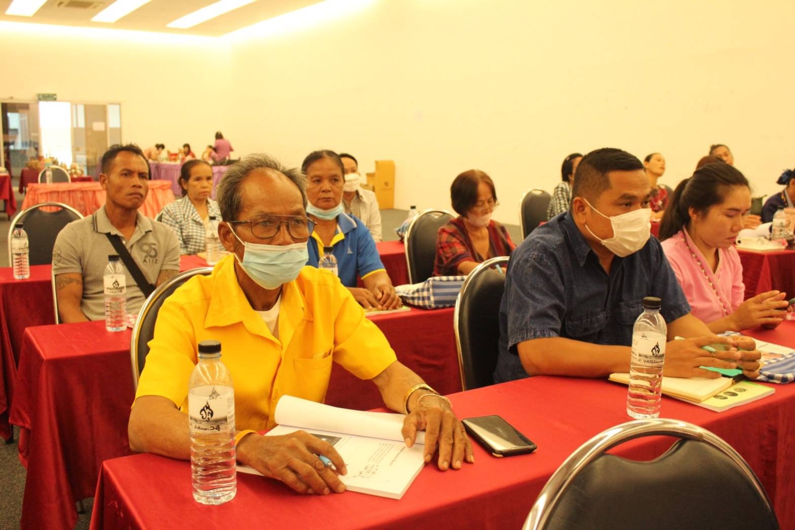 ? พช.มหาสารคาม : จัดประชุมเชิงปฏิบัติการโครงการยกระดับศักยภาพเกษตรกรรุ่นใหม่      และผู้ประกอบการ/วิสาหกิจชุมชนในการผลิตสินค้าชุมชน กิจกรรมพัฒนาศักยภาพผู้ประกอบการสู่ยุค 4.0?